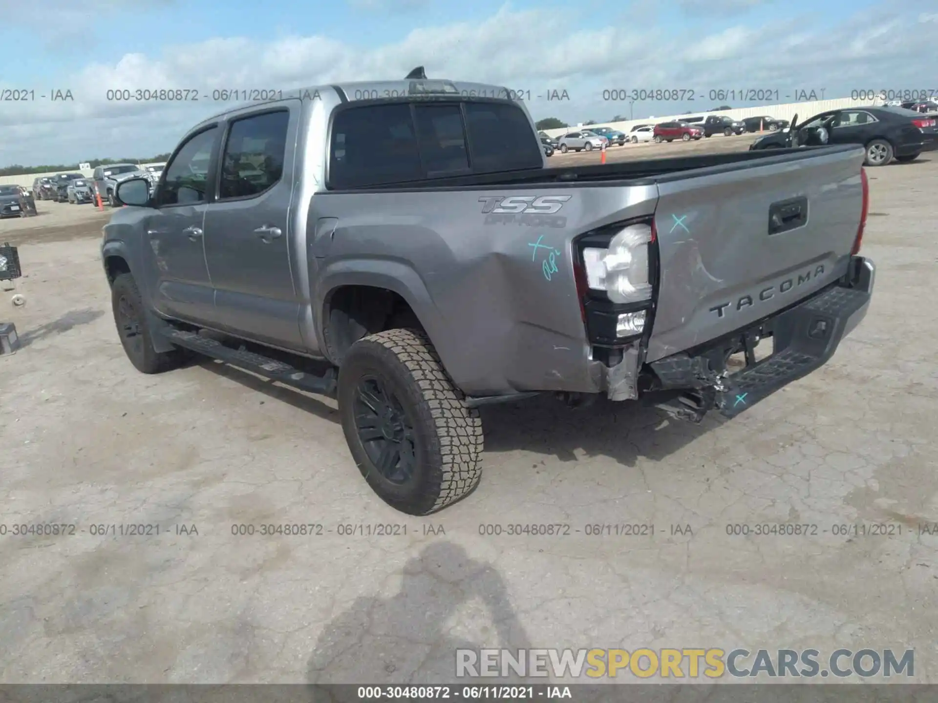 3 Фотография поврежденного автомобиля 5TFAX5GN7KX163205 TOYOTA TACOMA 2WD 2019