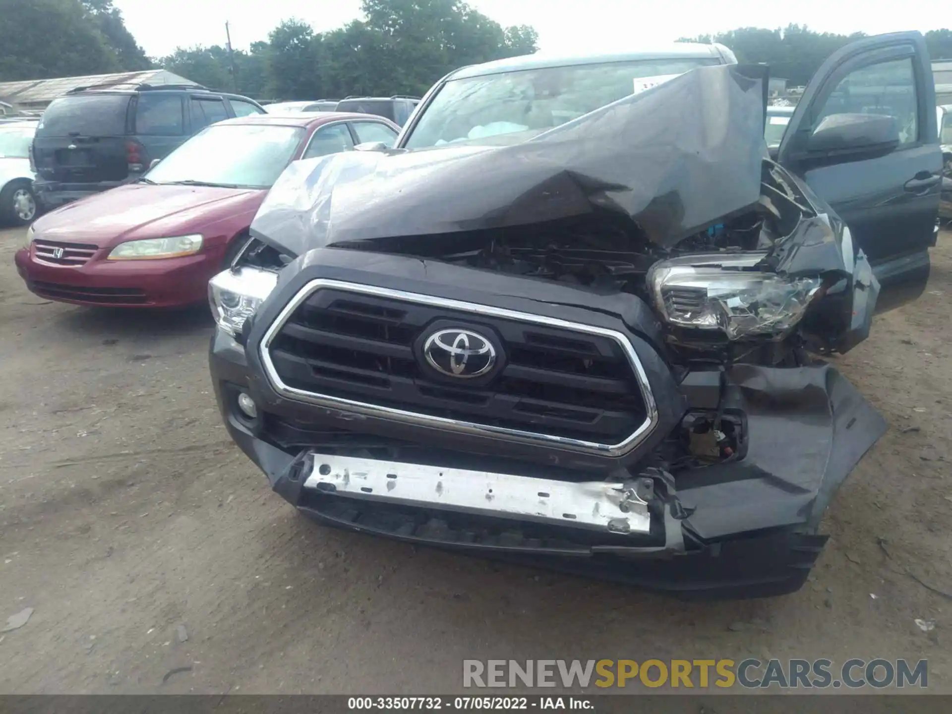 12 Photograph of a damaged car 5TFAX5GN8KX133968 TOYOTA TACOMA 2WD 2019