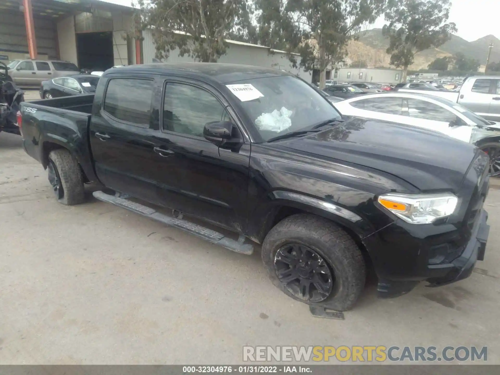 1 Photograph of a damaged car 5TFAX5GN8KX136031 TOYOTA TACOMA 2WD 2019