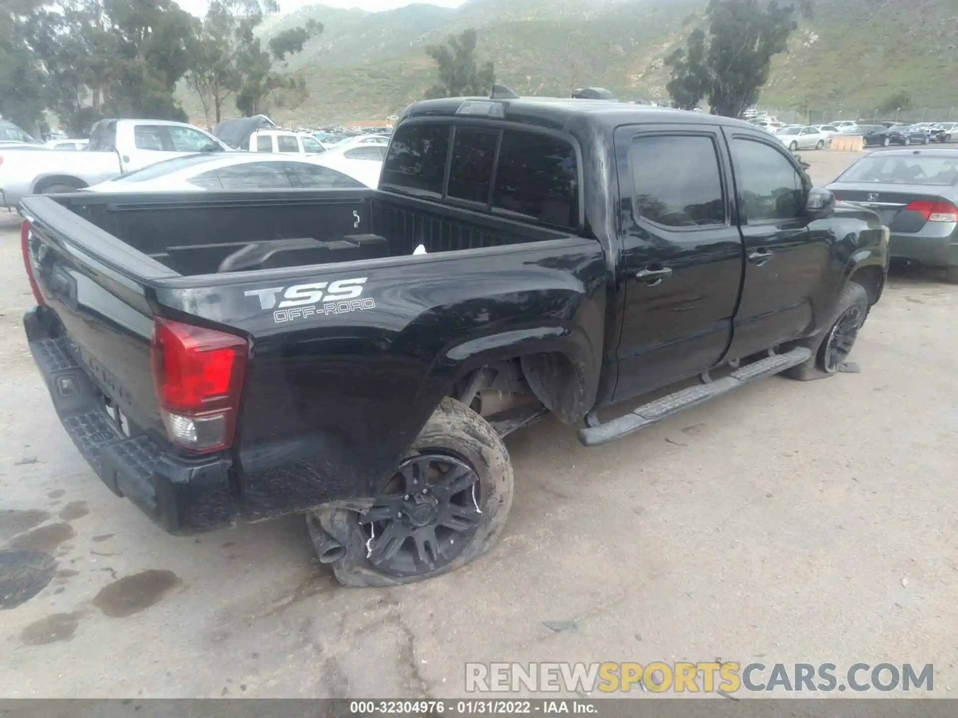 4 Фотография поврежденного автомобиля 5TFAX5GN8KX136031 TOYOTA TACOMA 2WD 2019