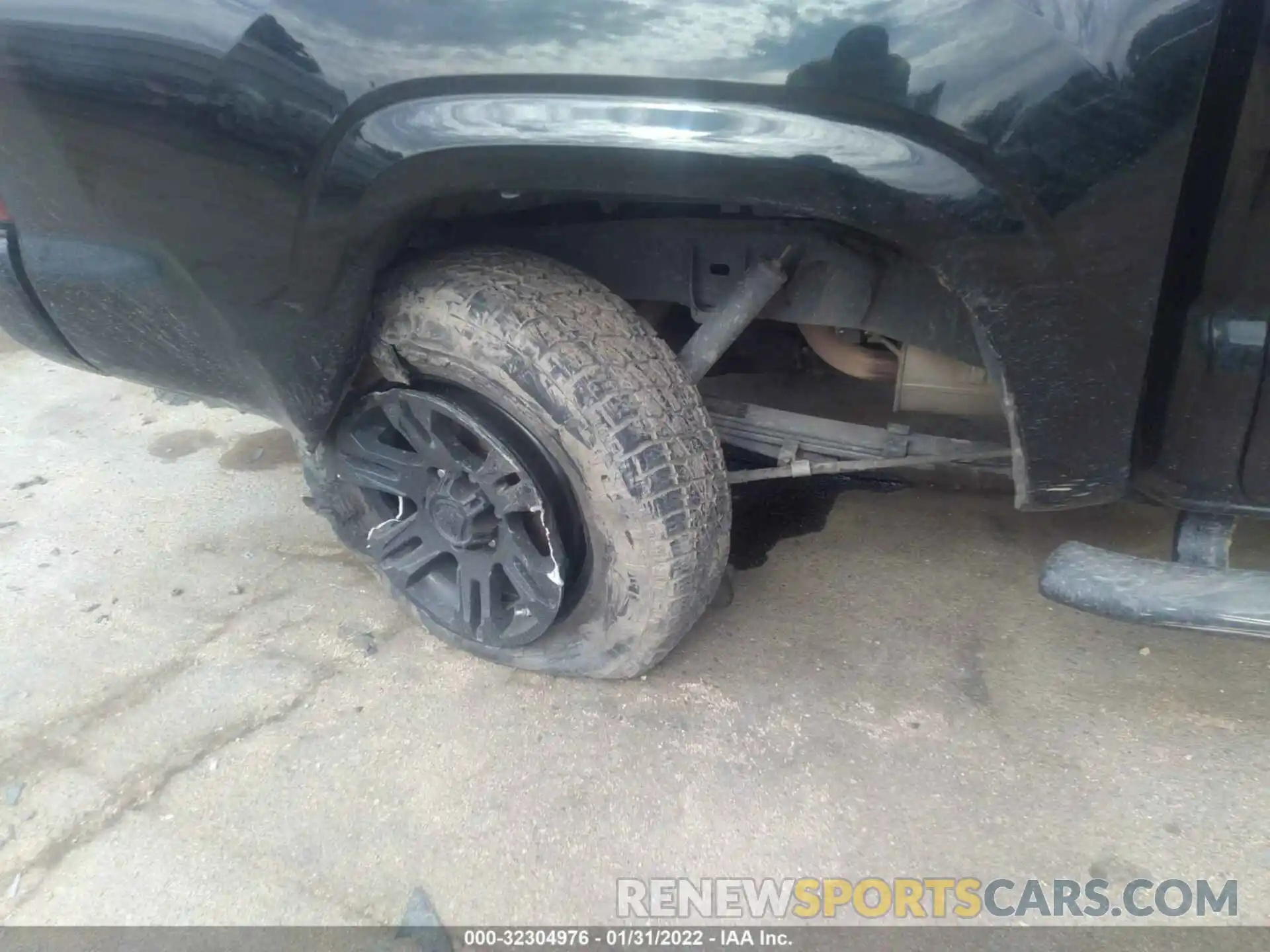 6 Photograph of a damaged car 5TFAX5GN8KX136031 TOYOTA TACOMA 2WD 2019