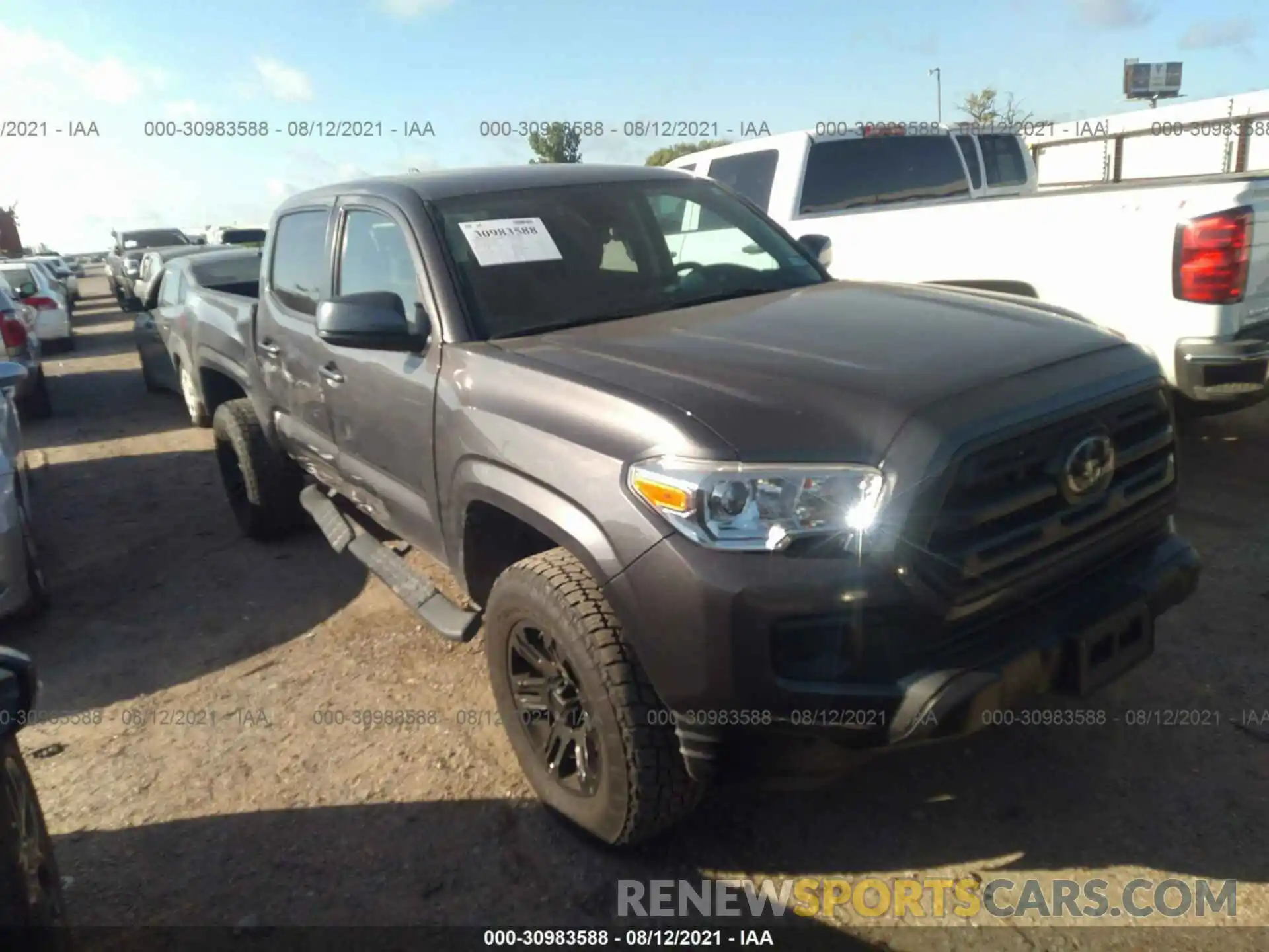 1 Фотография поврежденного автомобиля 5TFAX5GN8KX137177 TOYOTA TACOMA 2WD 2019