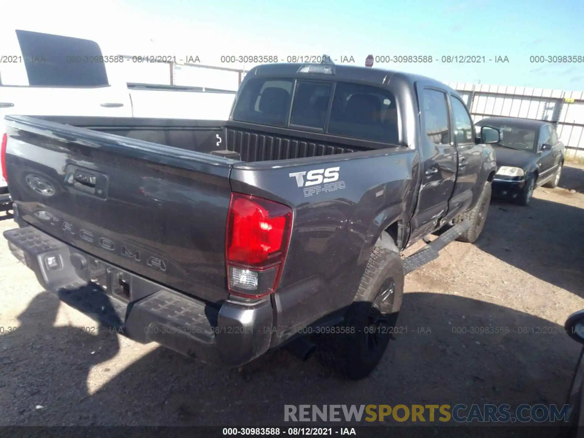 4 Фотография поврежденного автомобиля 5TFAX5GN8KX137177 TOYOTA TACOMA 2WD 2019