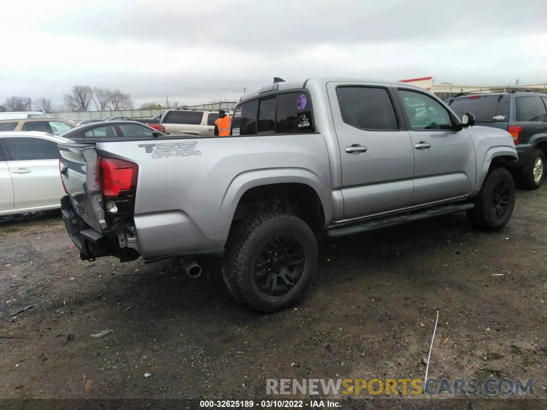 4 Фотография поврежденного автомобиля 5TFAX5GN8KX156716 TOYOTA TACOMA 2WD 2019