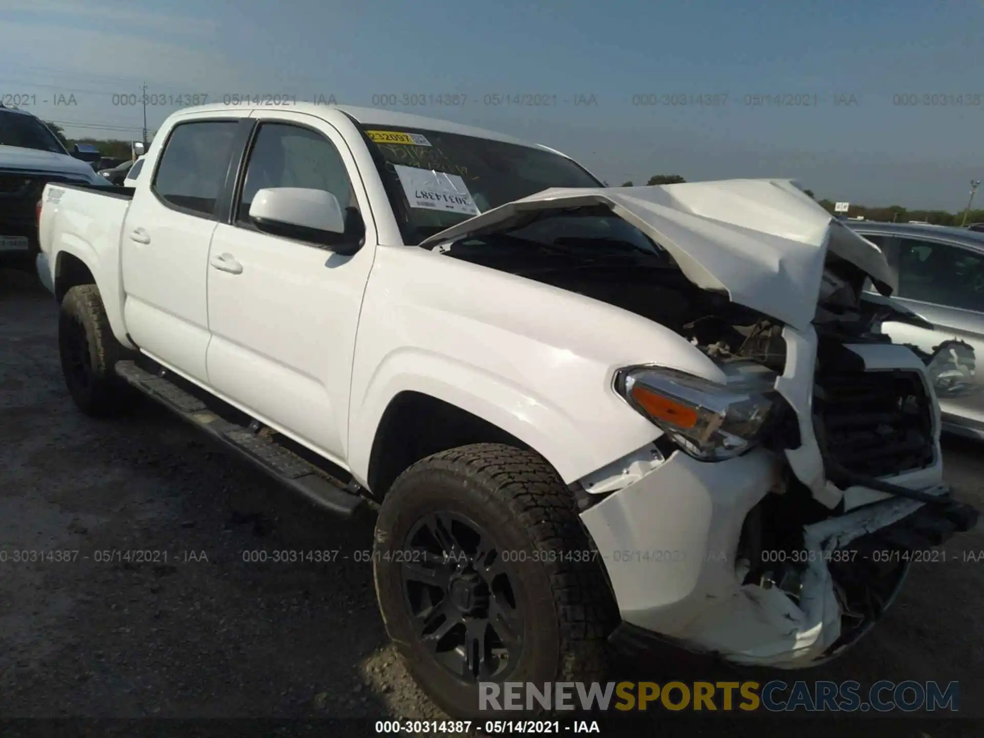 1 Photograph of a damaged car 5TFAX5GN8KX161978 TOYOTA TACOMA 2WD 2019