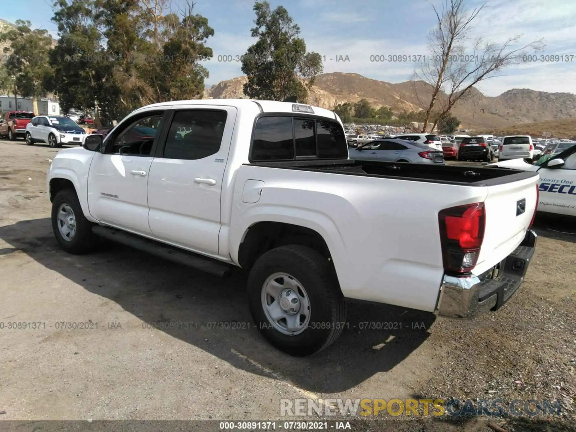 3 Photograph of a damaged car 5TFAX5GN9KX160077 TOYOTA TACOMA 2WD 2019