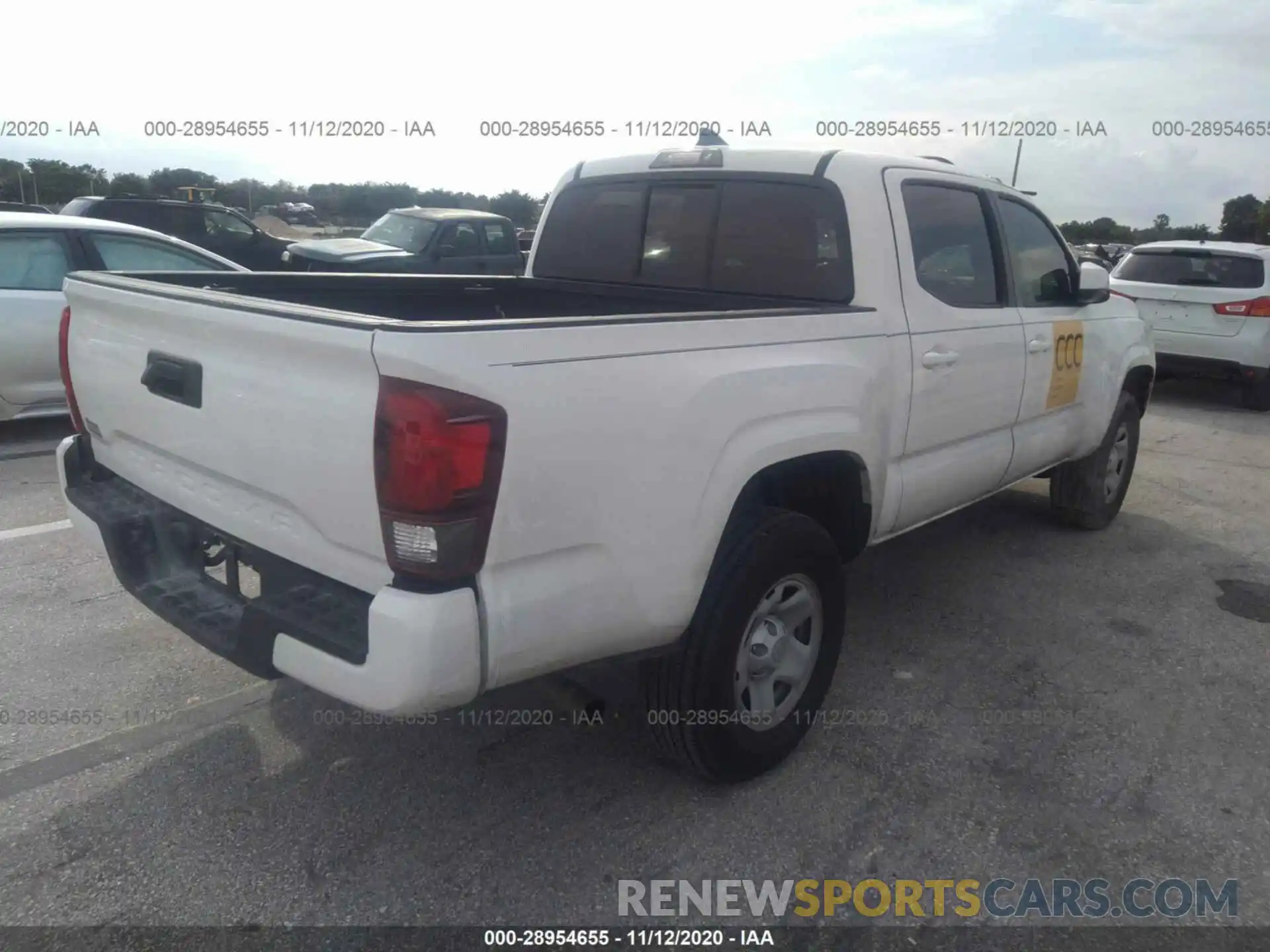 4 Photograph of a damaged car 5TFAX5GN9KX161102 TOYOTA TACOMA 2WD 2019