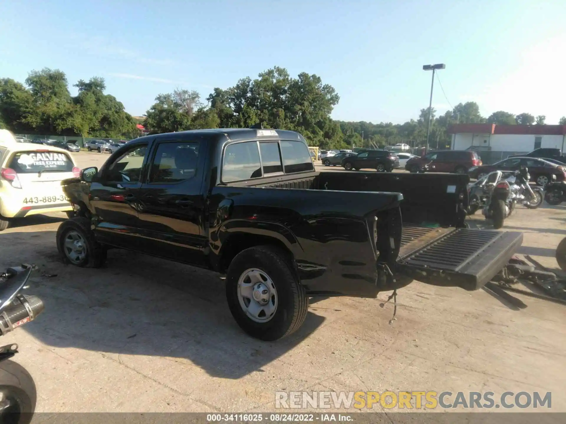 3 Photograph of a damaged car 5TFAX5GN9KX164176 TOYOTA TACOMA 2WD 2019