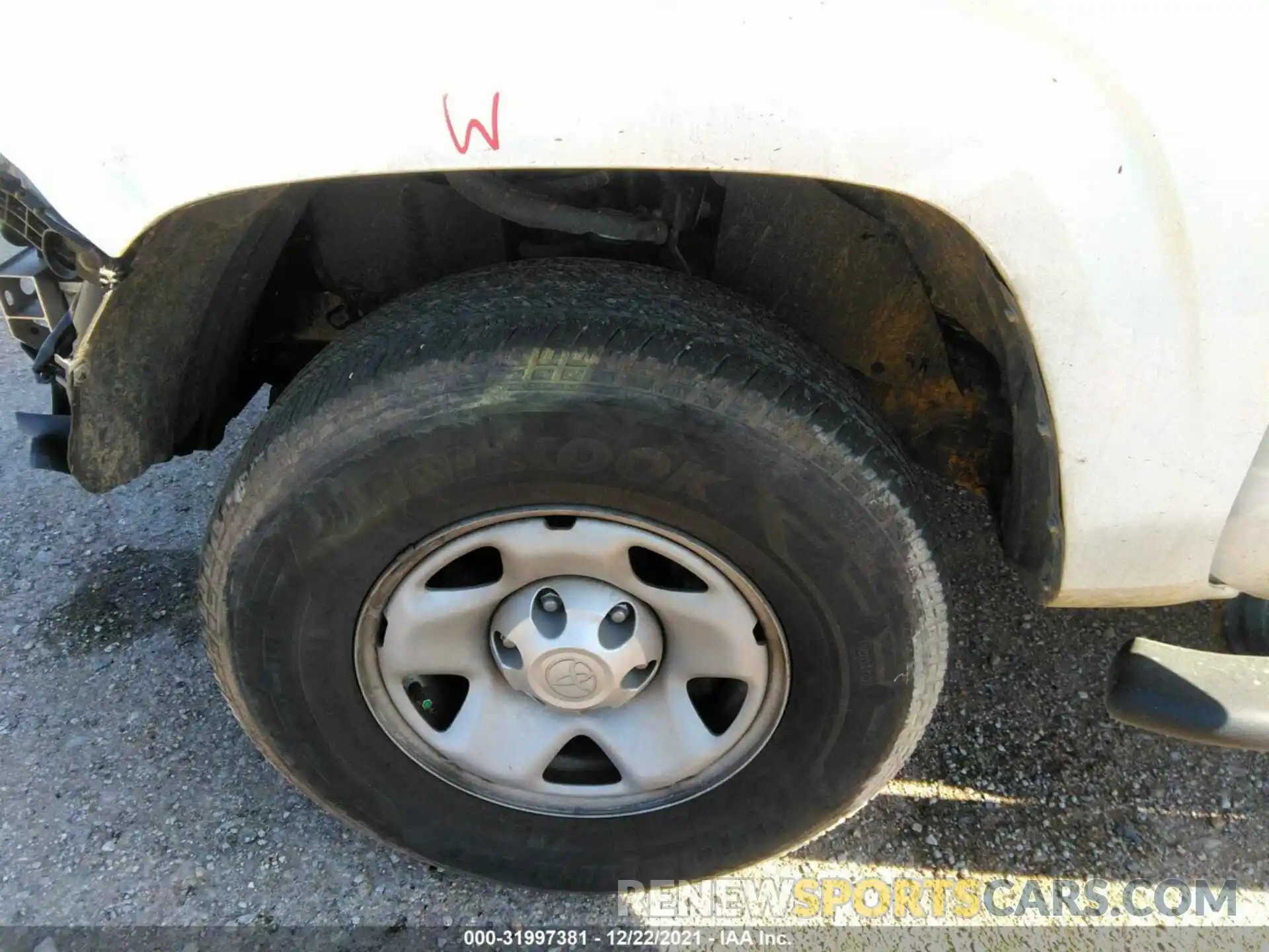 12 Photograph of a damaged car 5TFAX5GNXKX135589 TOYOTA TACOMA 2WD 2019