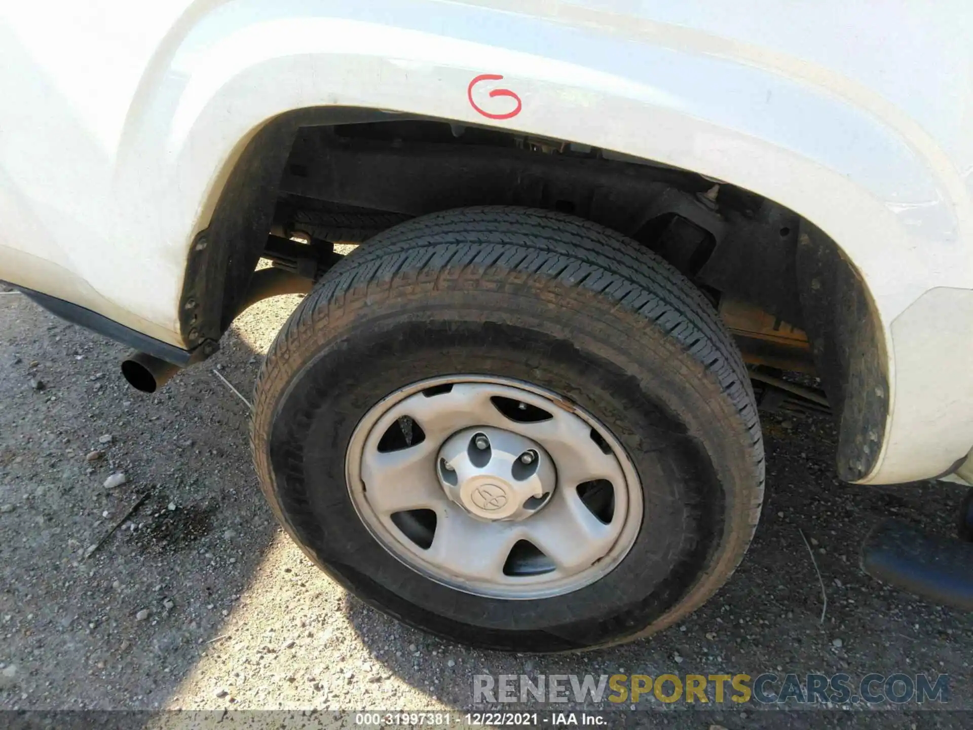 15 Photograph of a damaged car 5TFAX5GNXKX135589 TOYOTA TACOMA 2WD 2019