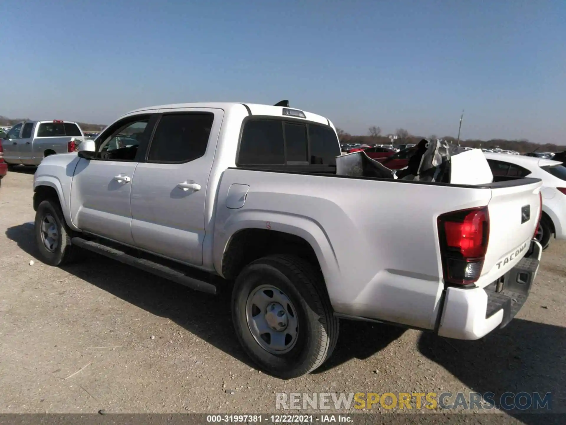 3 Photograph of a damaged car 5TFAX5GNXKX135589 TOYOTA TACOMA 2WD 2019