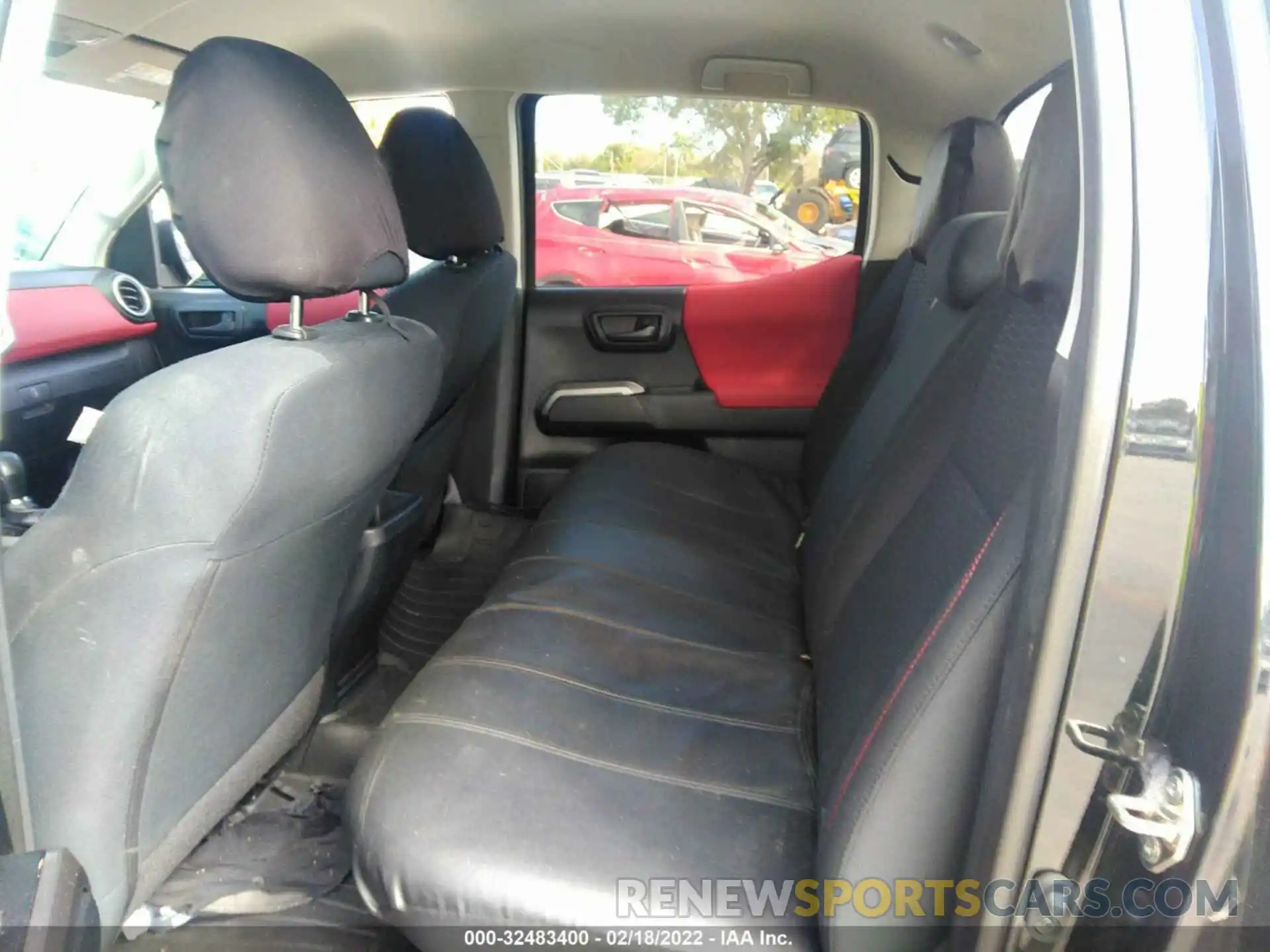 8 Photograph of a damaged car 5TFAX5GNXKX139531 TOYOTA TACOMA 2WD 2019