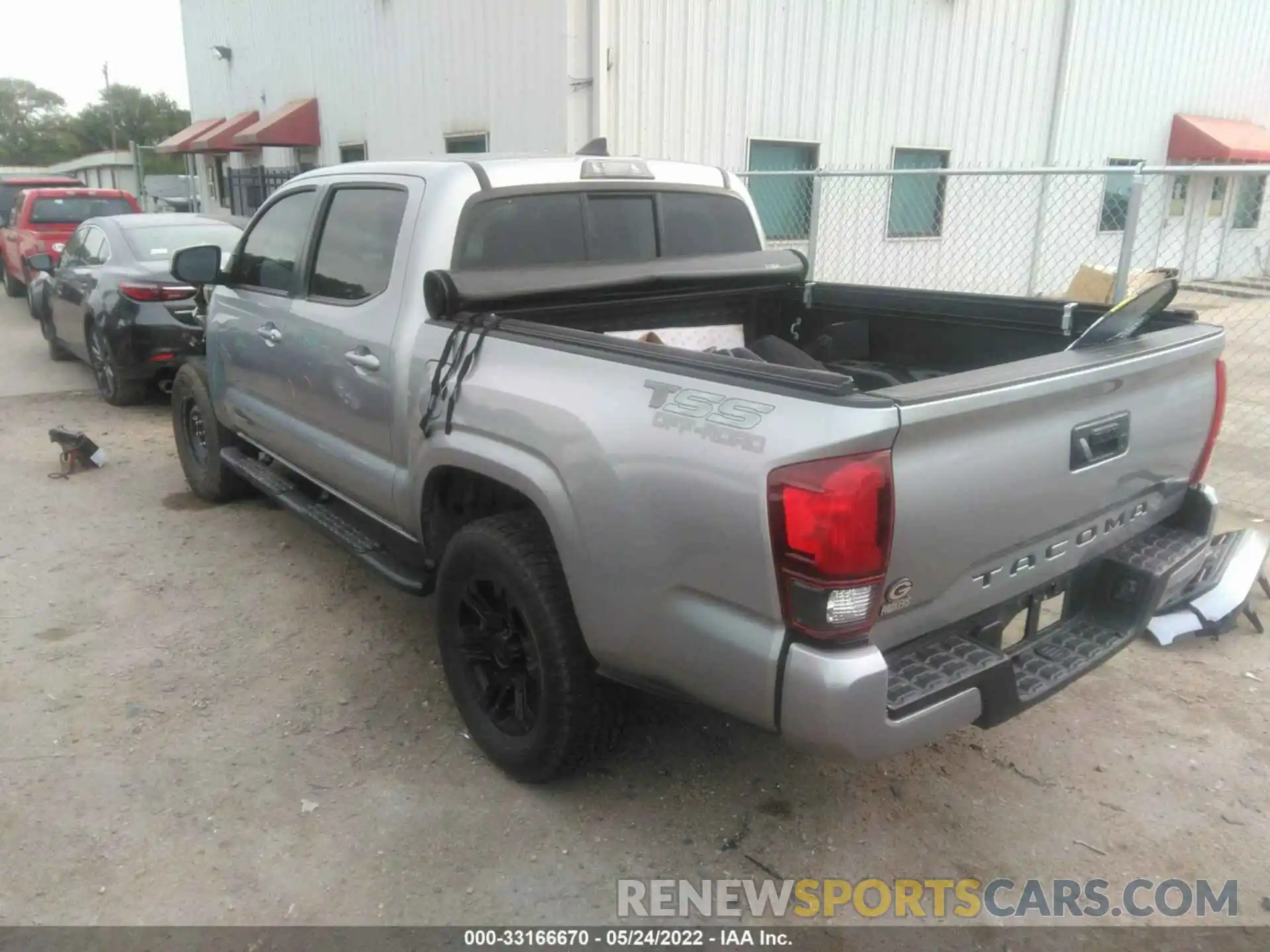 3 Фотография поврежденного автомобиля 5TFAX5GNXKX160069 TOYOTA TACOMA 2WD 2019