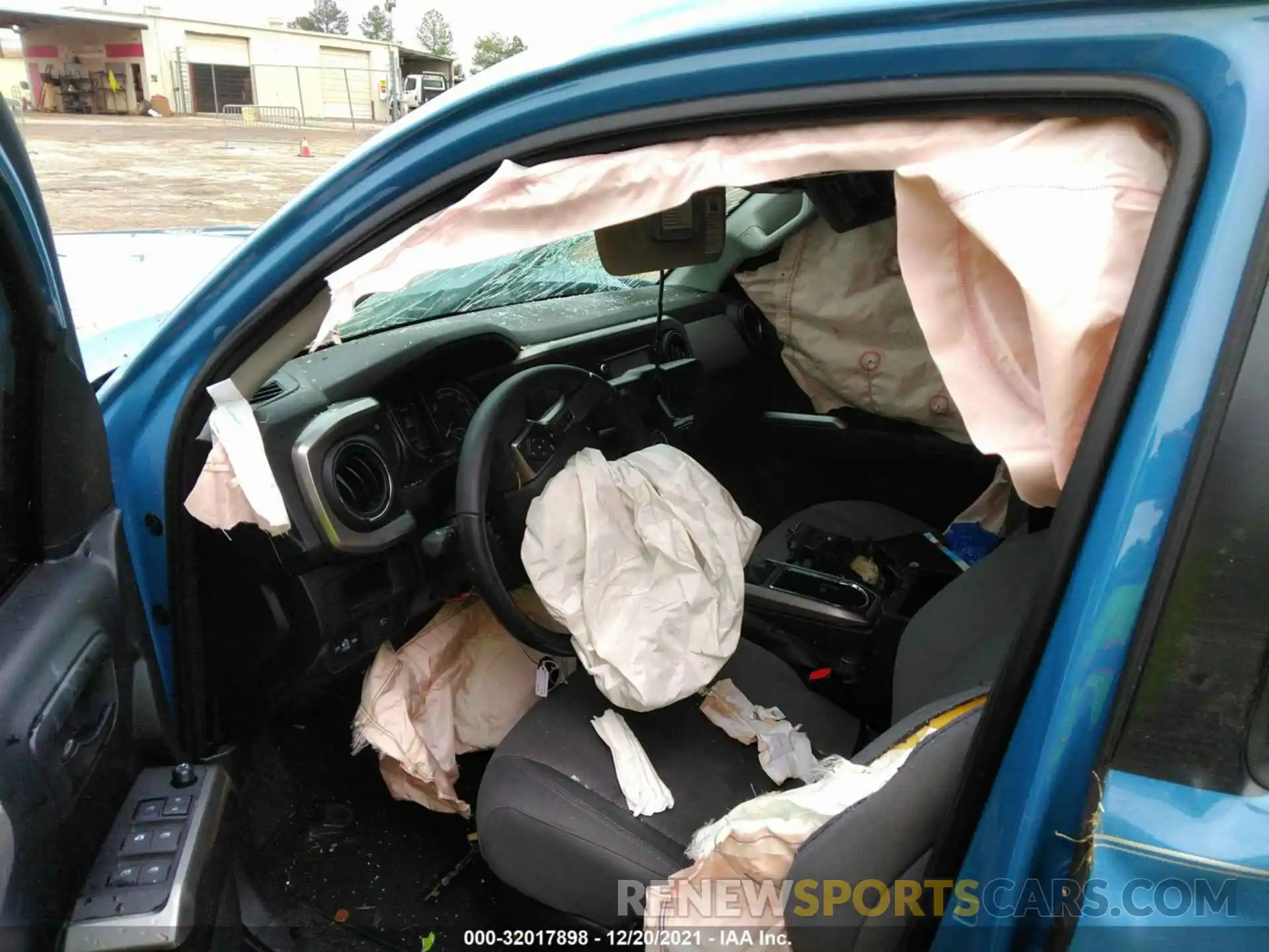 5 Photograph of a damaged car 5TFAZ5CN0KX074723 TOYOTA TACOMA 2WD 2019