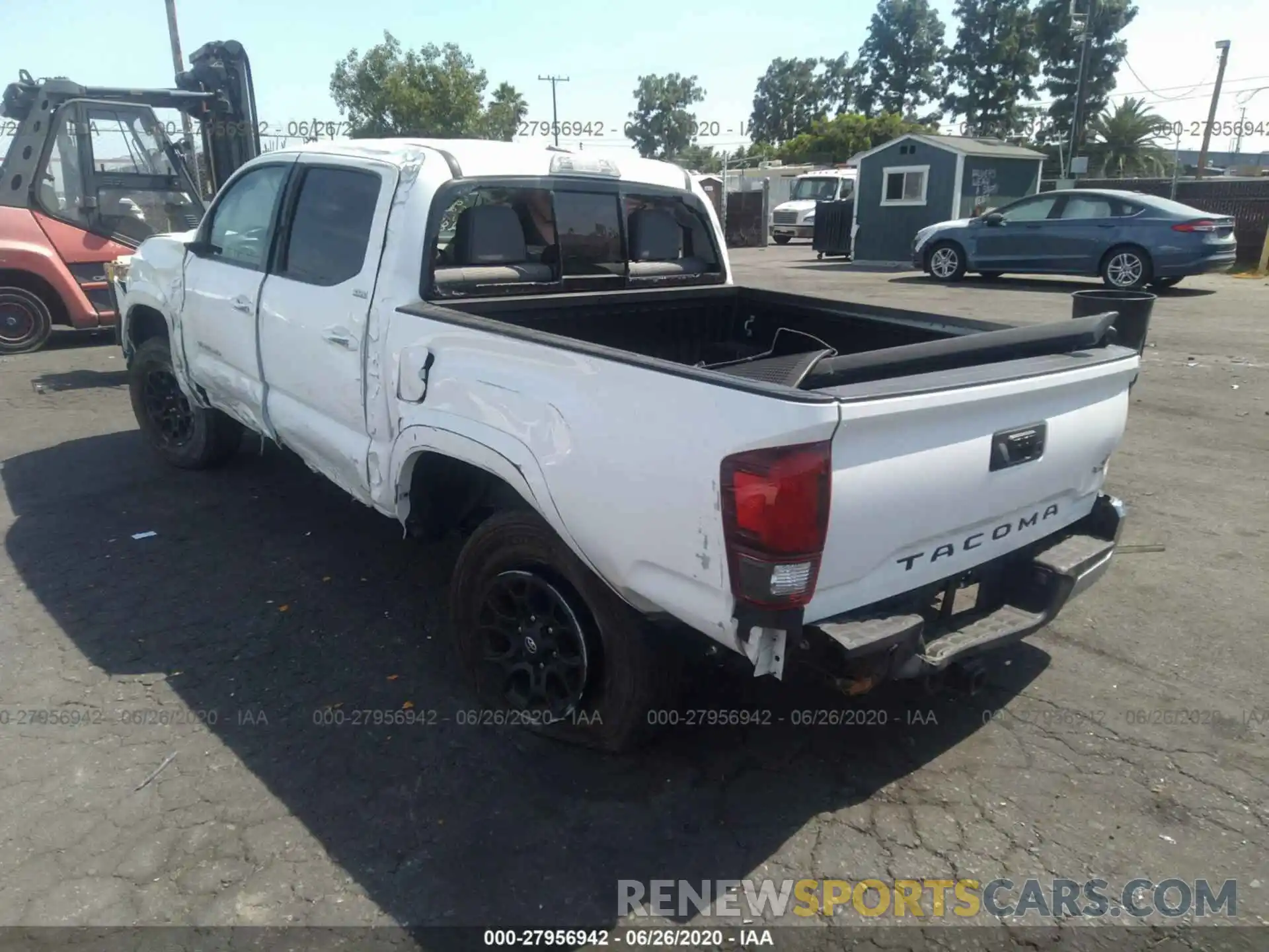 3 Photograph of a damaged car 5TFAZ5CN0KX075984 TOYOTA TACOMA 2WD 2019