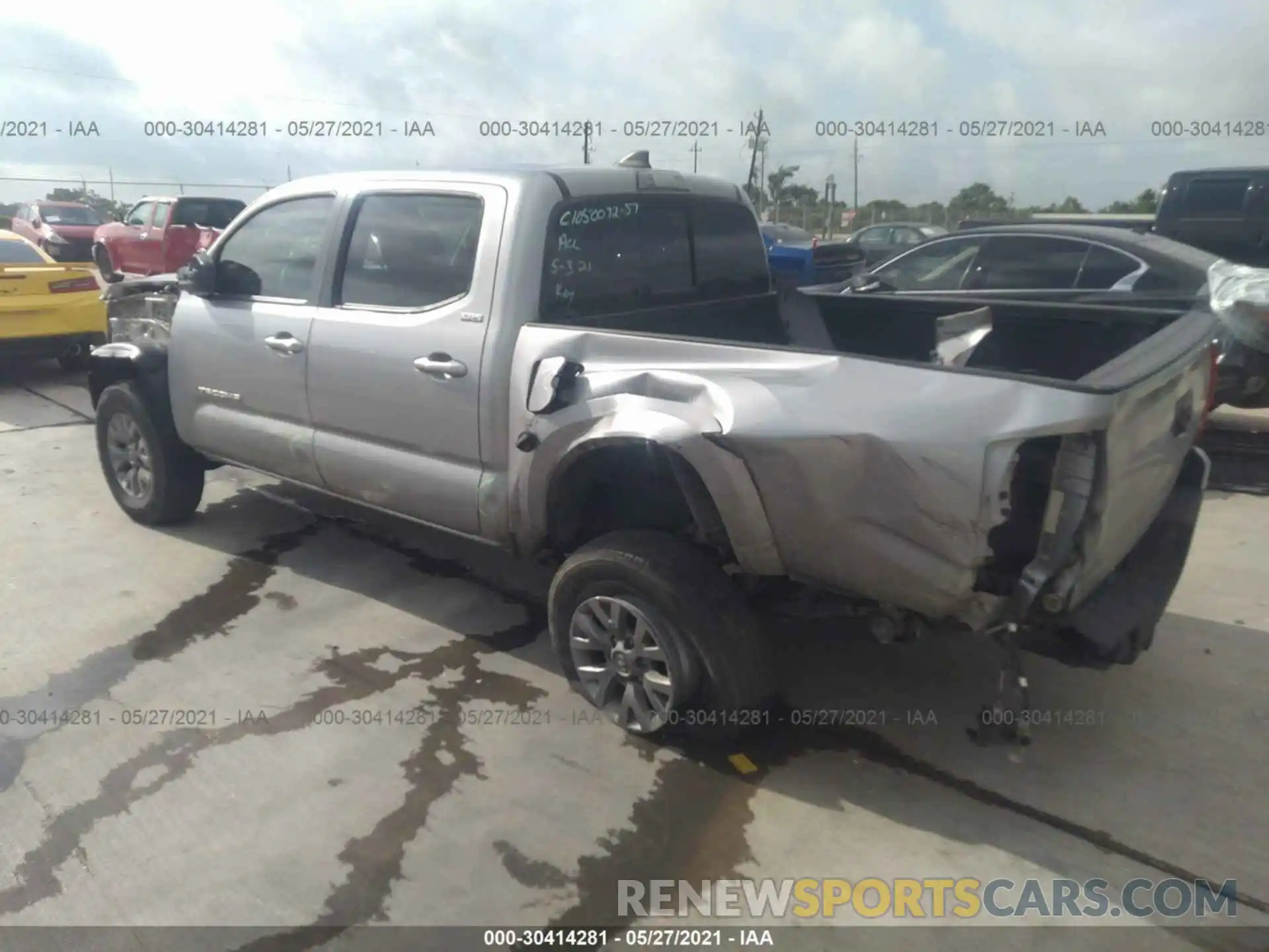 3 Фотография поврежденного автомобиля 5TFAZ5CN0KX076892 TOYOTA TACOMA 2WD 2019