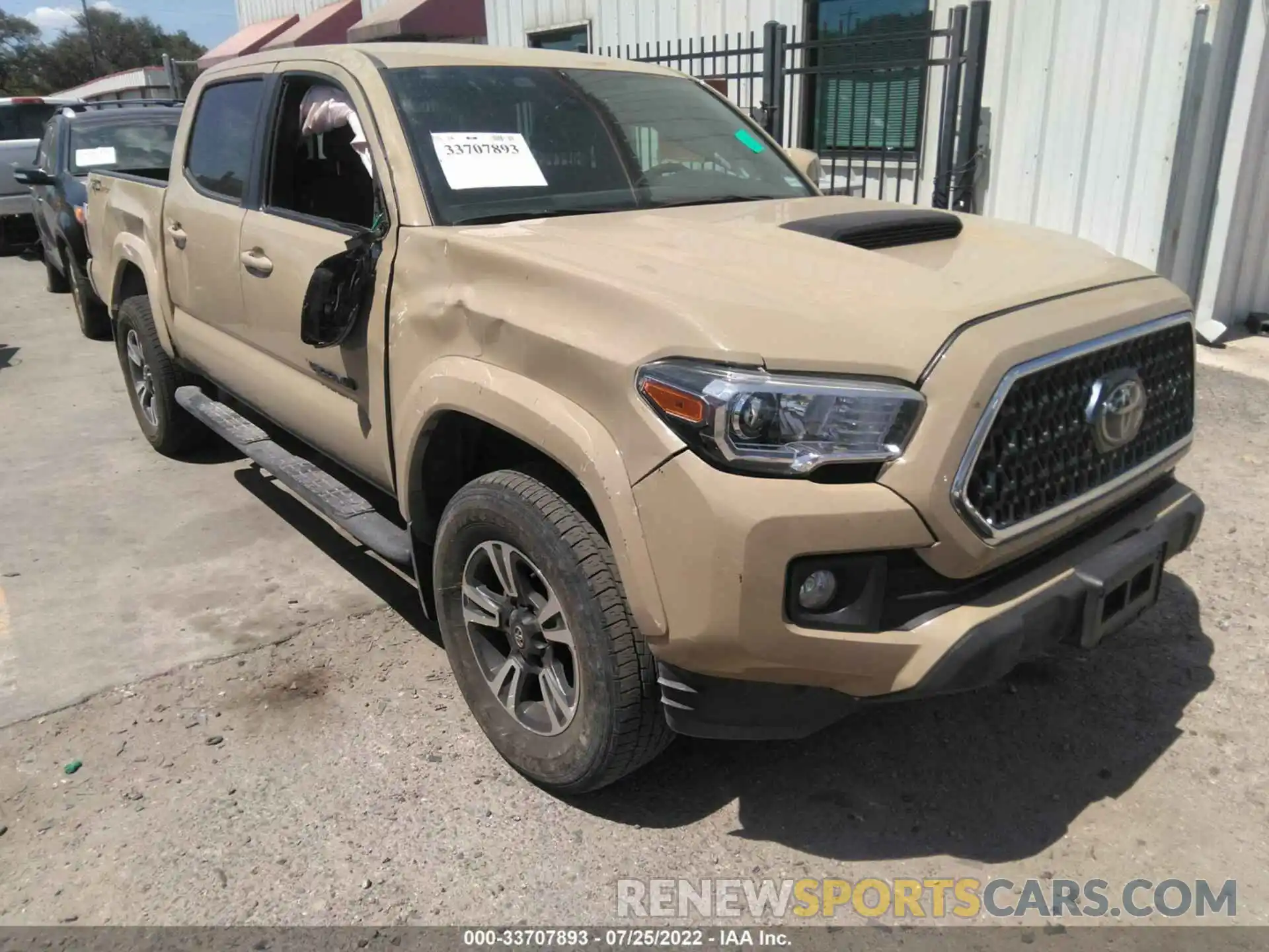 1 Photograph of a damaged car 5TFAZ5CN0KX079548 TOYOTA TACOMA 2WD 2019