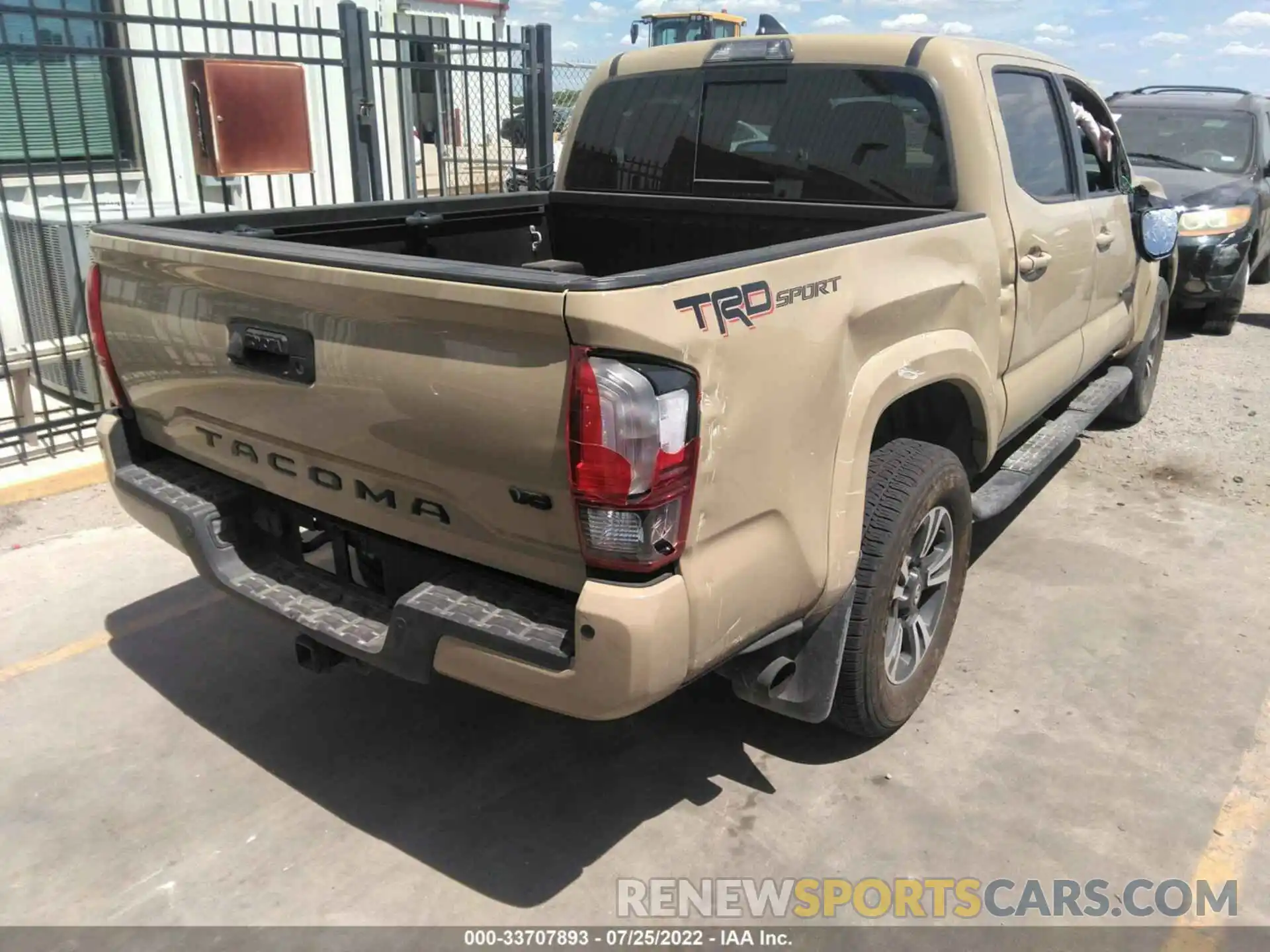 4 Photograph of a damaged car 5TFAZ5CN0KX079548 TOYOTA TACOMA 2WD 2019