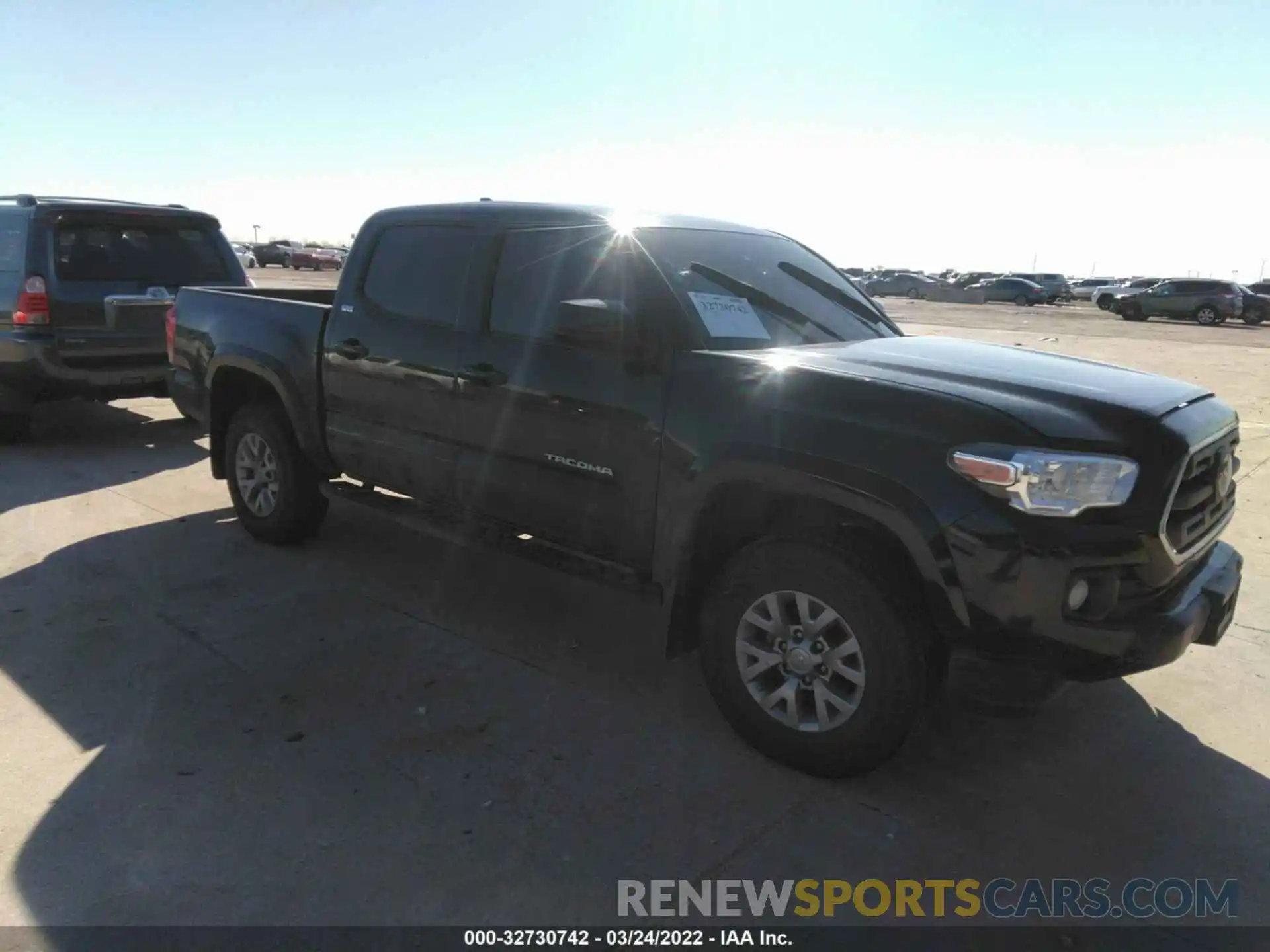 1 Photograph of a damaged car 5TFAZ5CN0KX083907 TOYOTA TACOMA 2WD 2019