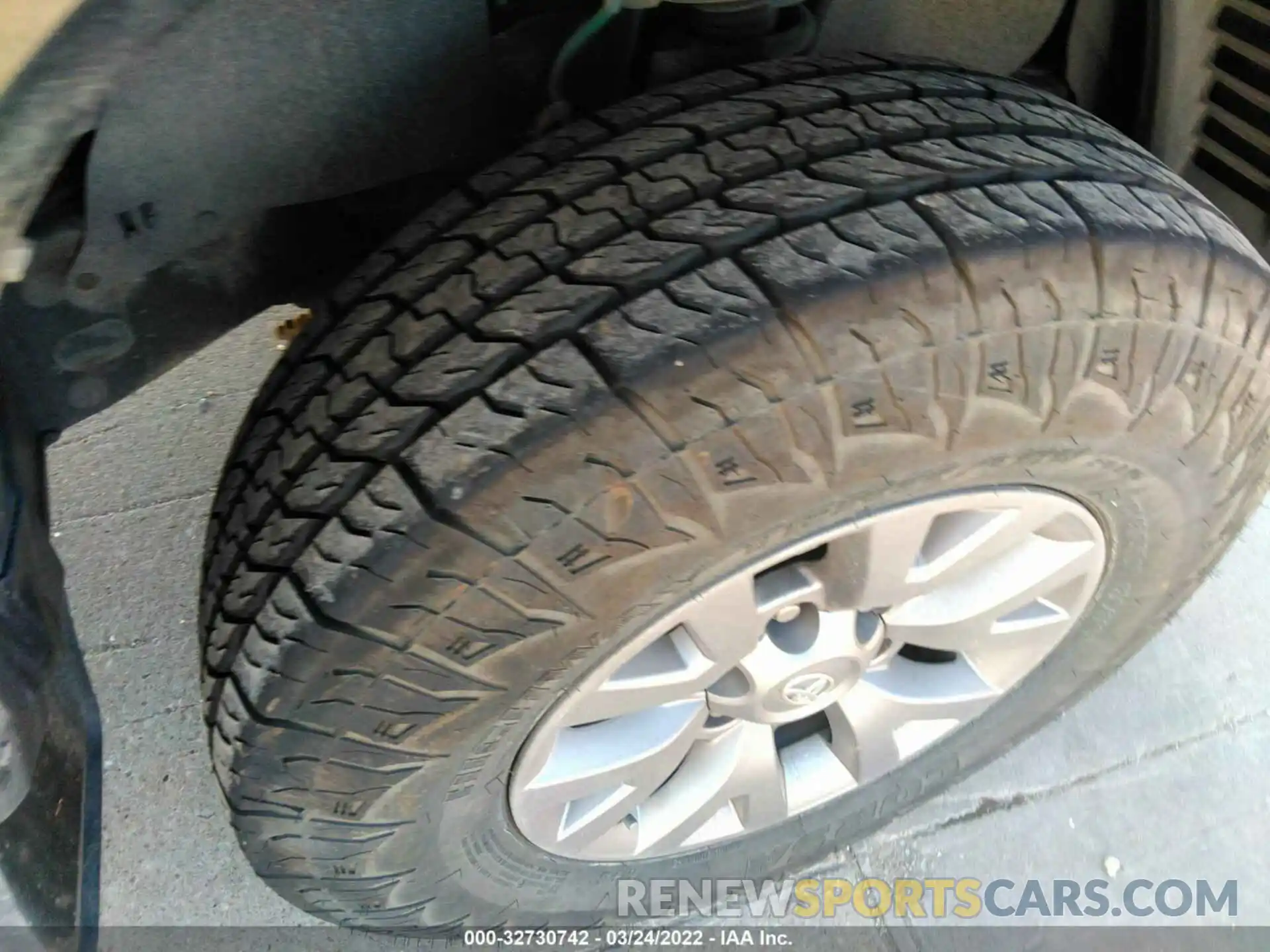 14 Photograph of a damaged car 5TFAZ5CN0KX083907 TOYOTA TACOMA 2WD 2019