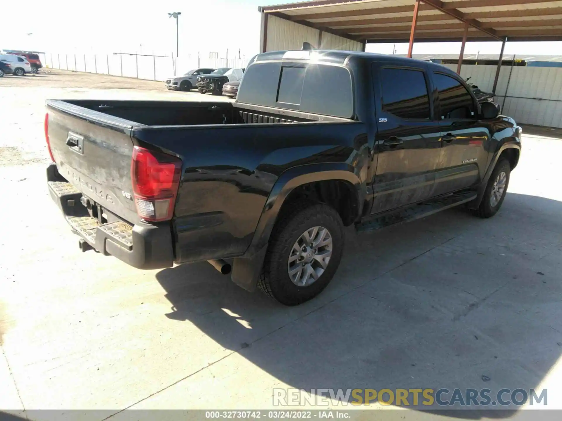 4 Photograph of a damaged car 5TFAZ5CN0KX083907 TOYOTA TACOMA 2WD 2019