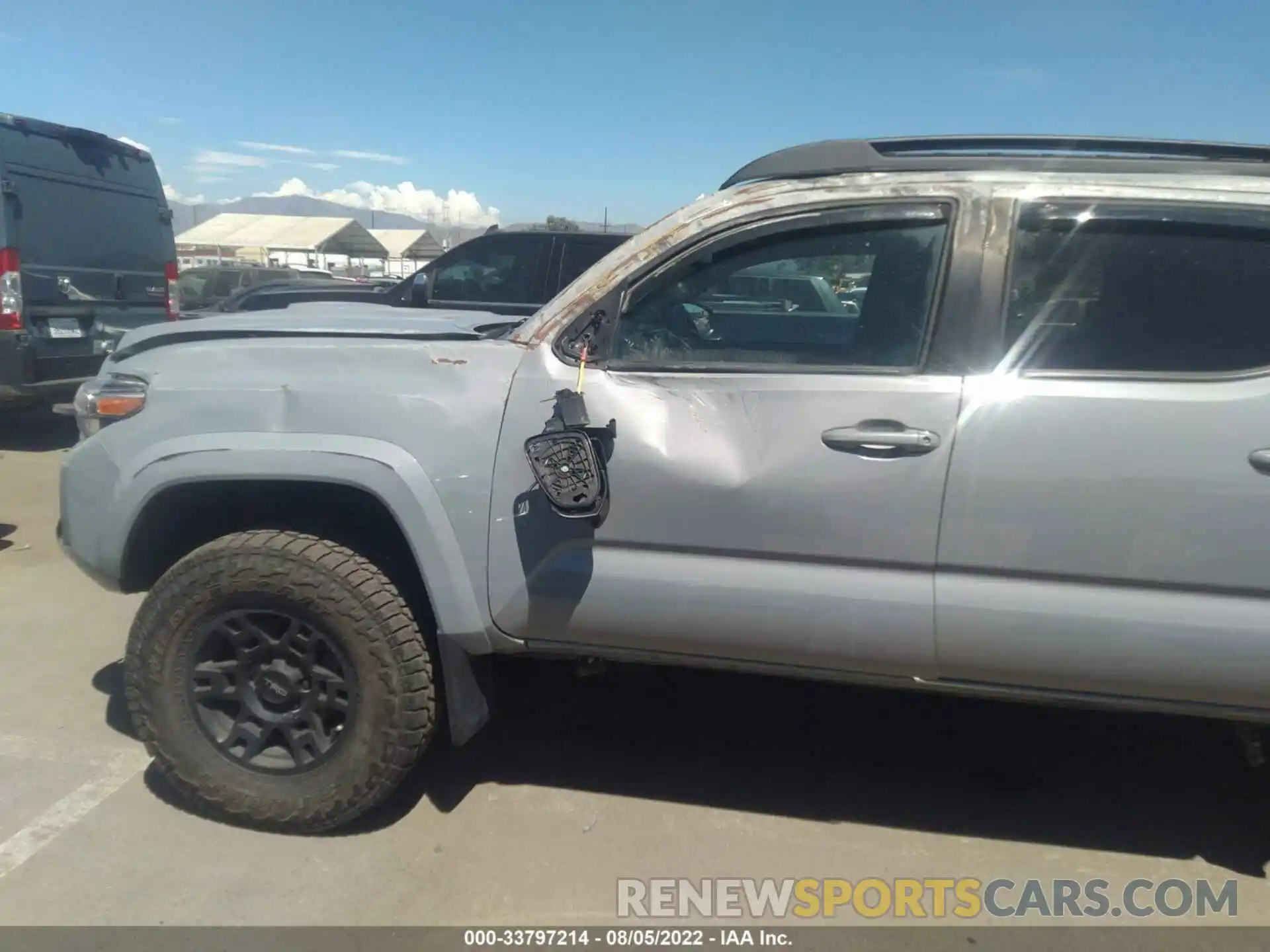 6 Photograph of a damaged car 5TFAZ5CN1KX076139 TOYOTA TACOMA 2WD 2019