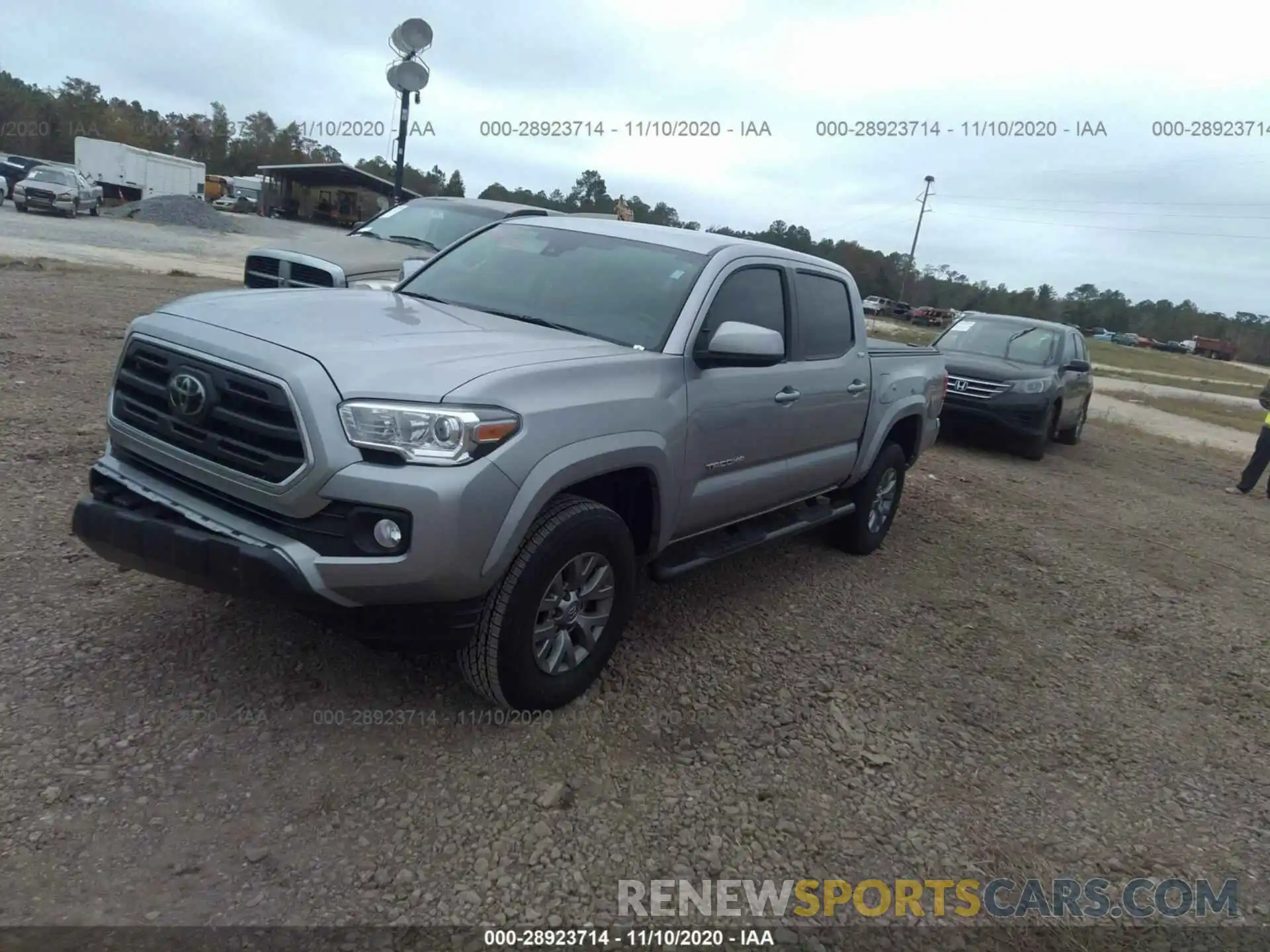 2 Фотография поврежденного автомобиля 5TFAZ5CN1KX079641 TOYOTA TACOMA 2WD 2019