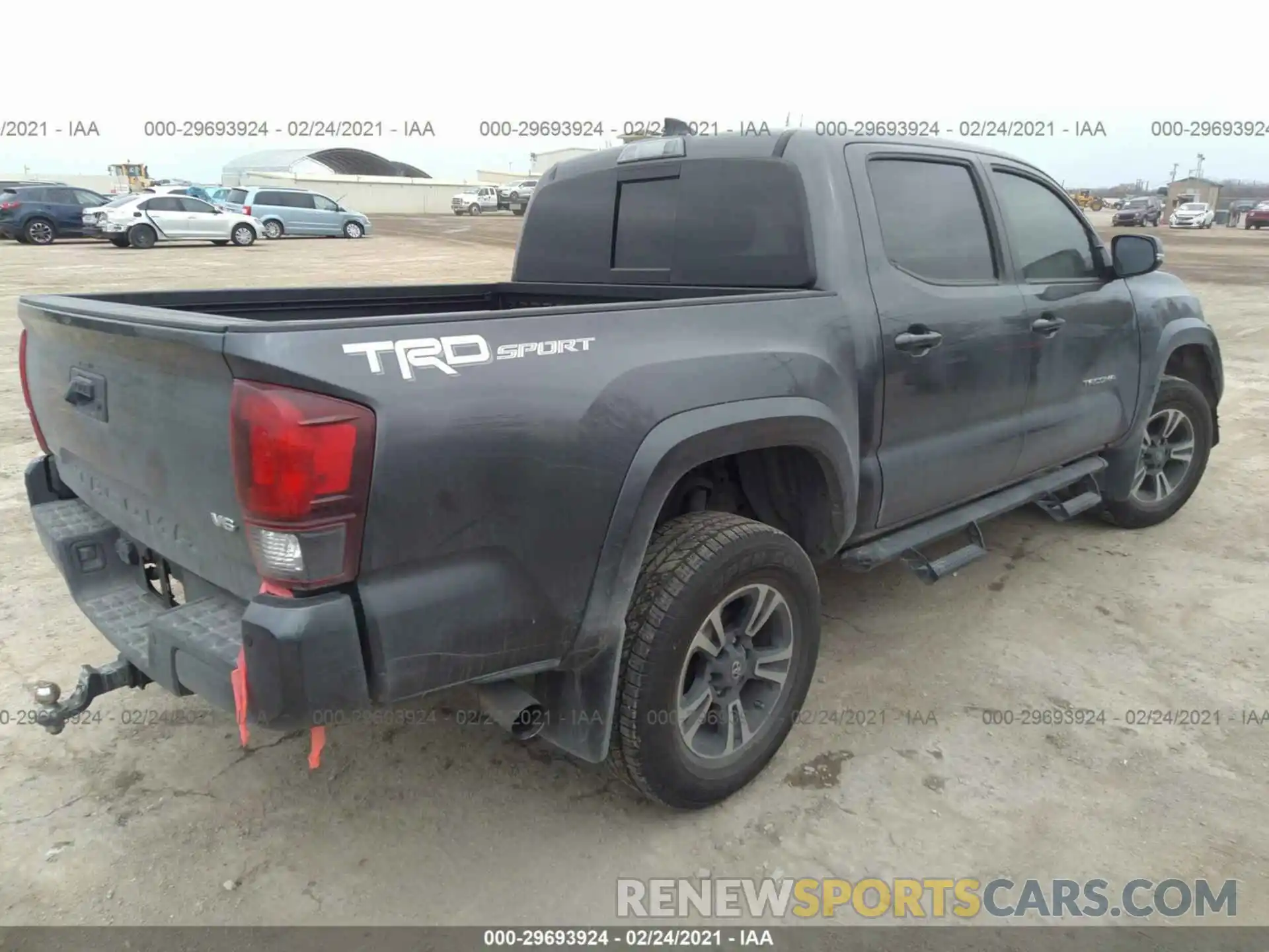 4 Photograph of a damaged car 5TFAZ5CN3KX086543 TOYOTA TACOMA 2WD 2019