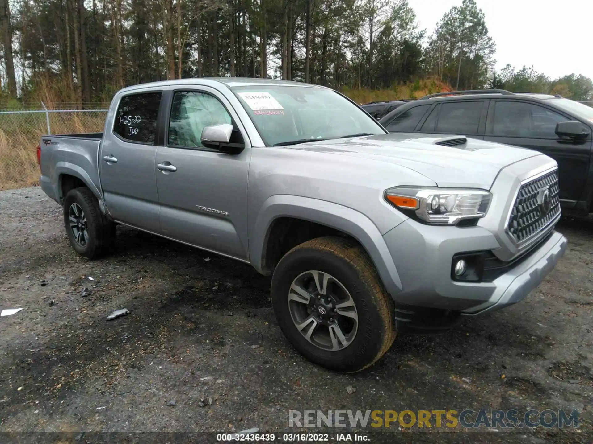 1 Photograph of a damaged car 5TFAZ5CN4KX073199 TOYOTA TACOMA 2WD 2019