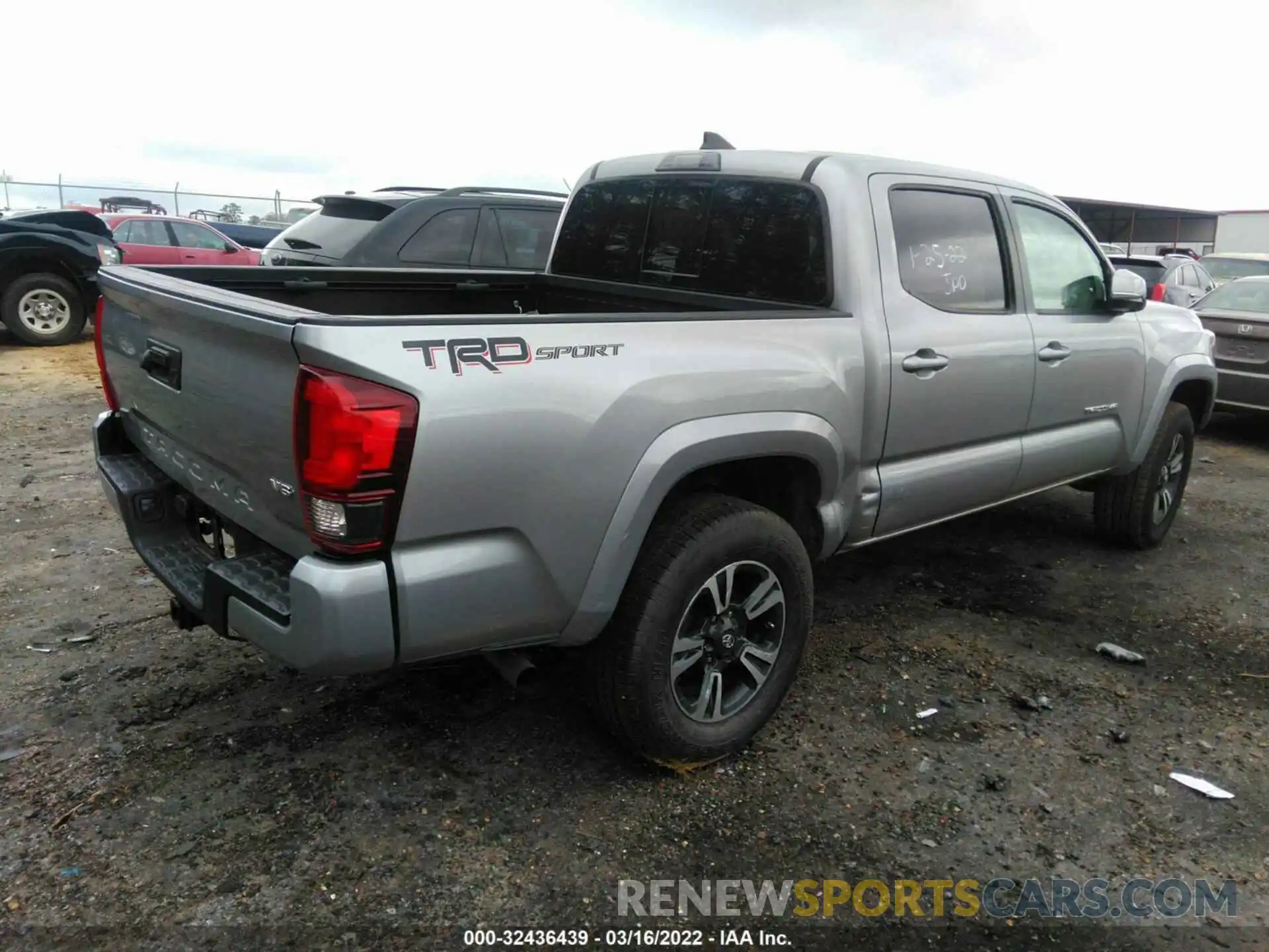 4 Photograph of a damaged car 5TFAZ5CN4KX073199 TOYOTA TACOMA 2WD 2019