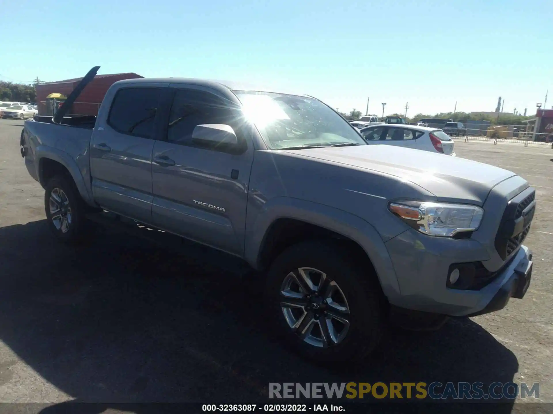 1 Photograph of a damaged car 5TFAZ5CN4KX080458 TOYOTA TACOMA 2WD 2019