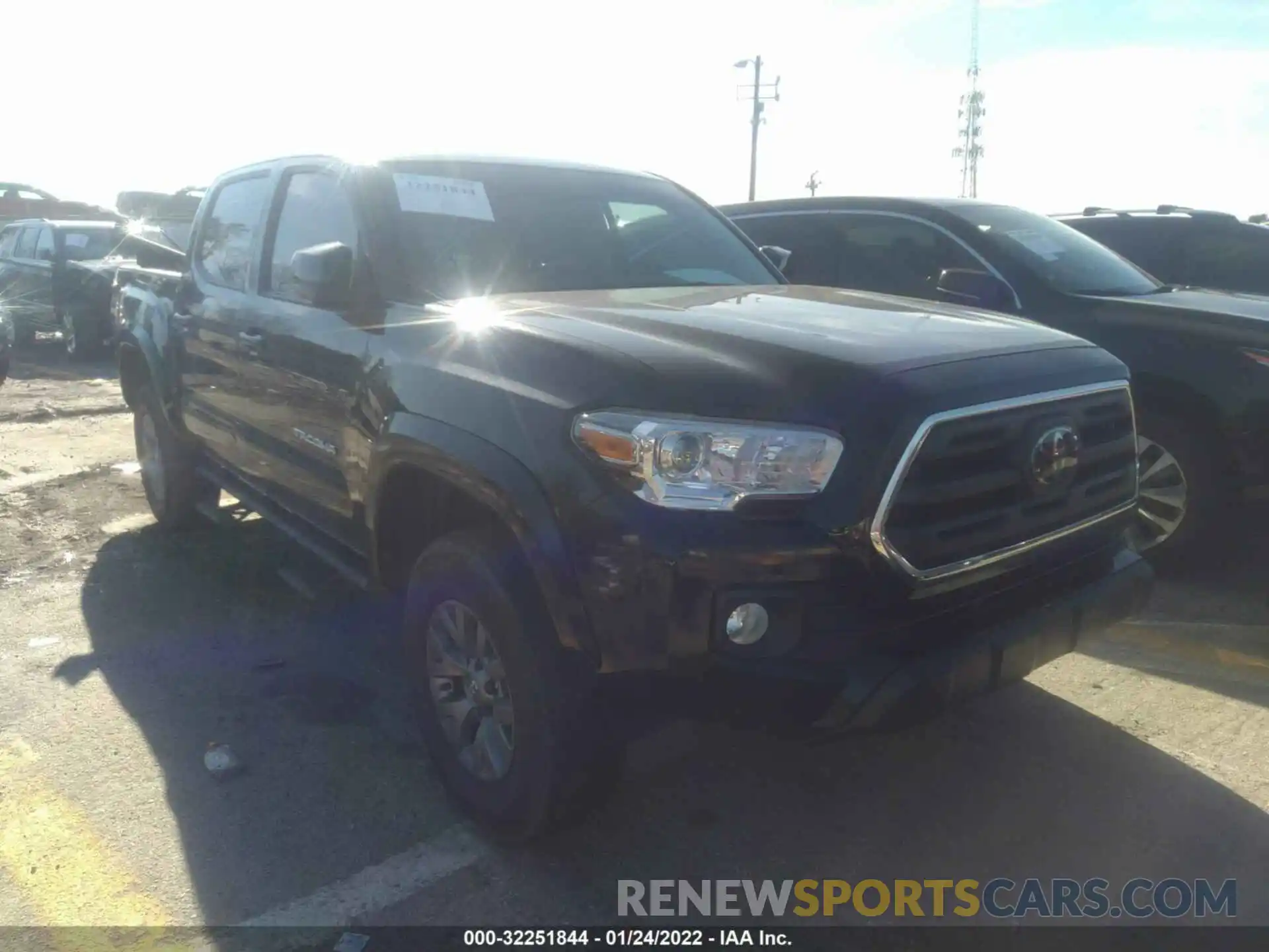 1 Photograph of a damaged car 5TFAZ5CN5KX077410 TOYOTA TACOMA 2WD 2019