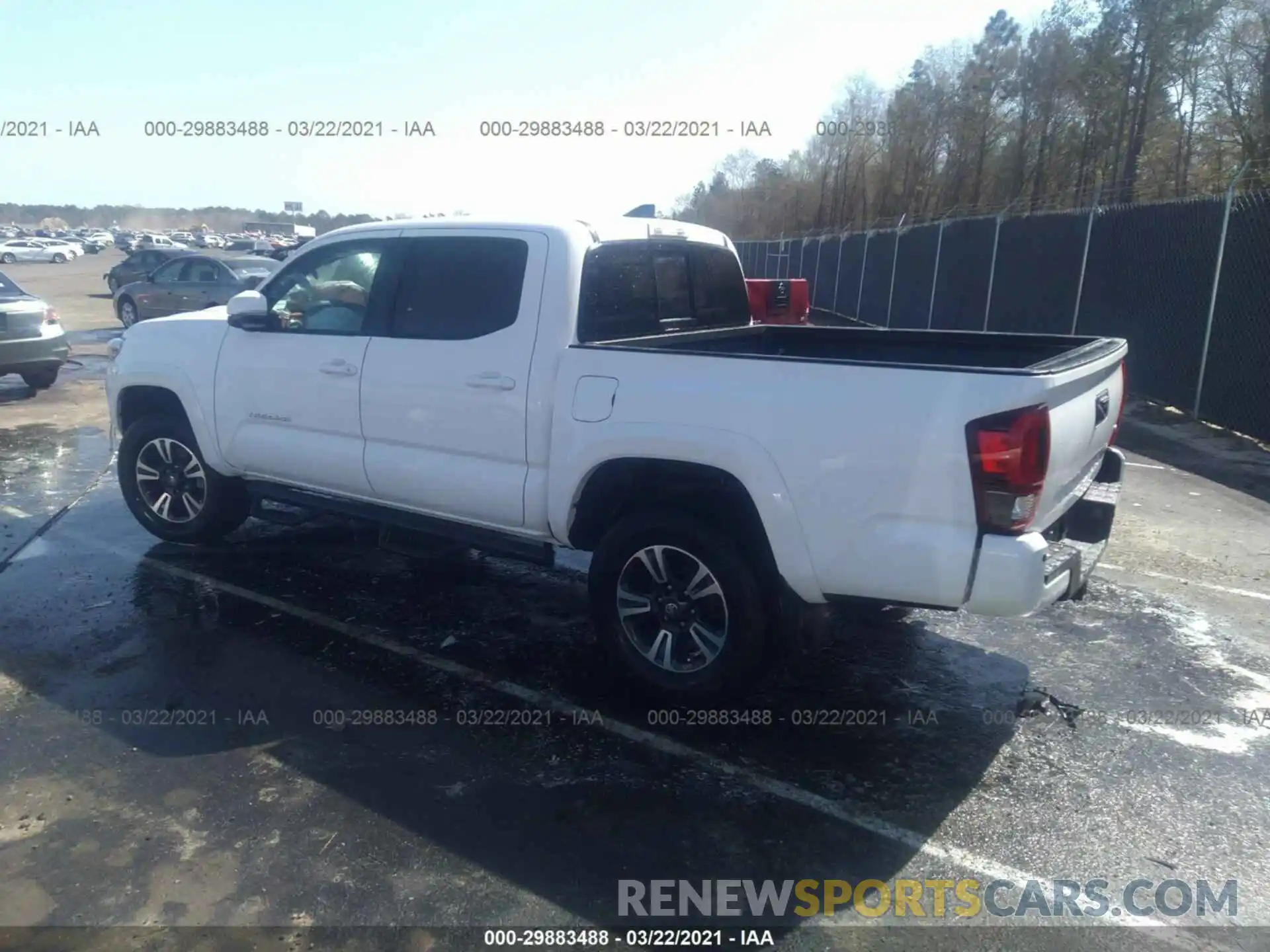 3 Фотография поврежденного автомобиля 5TFAZ5CN5KX077536 TOYOTA TACOMA 2WD 2019