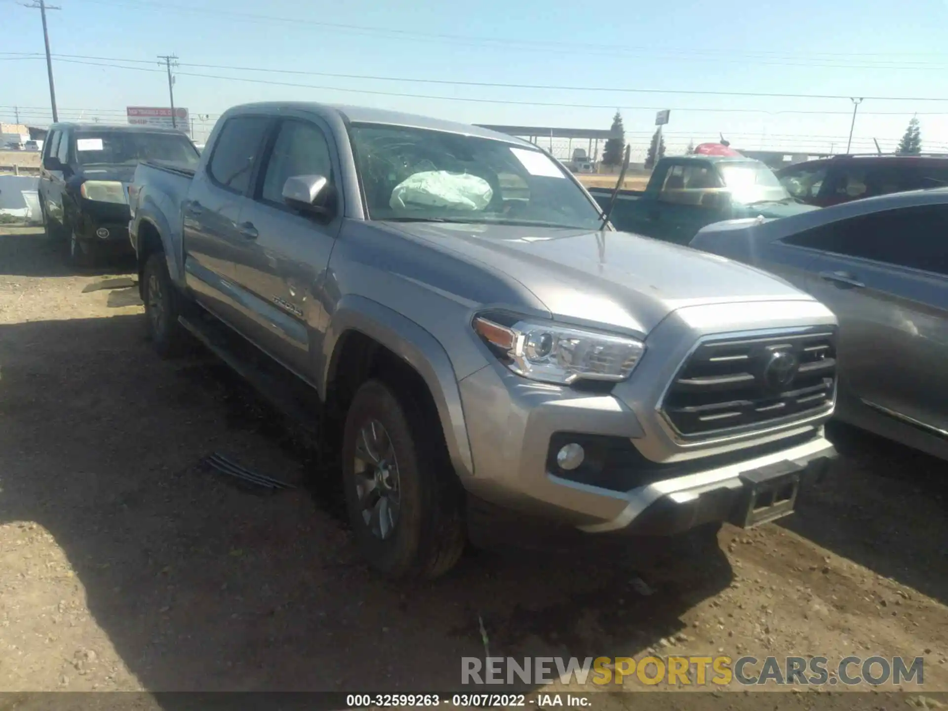 1 Фотография поврежденного автомобиля 5TFAZ5CN5KX077875 TOYOTA TACOMA 2WD 2019