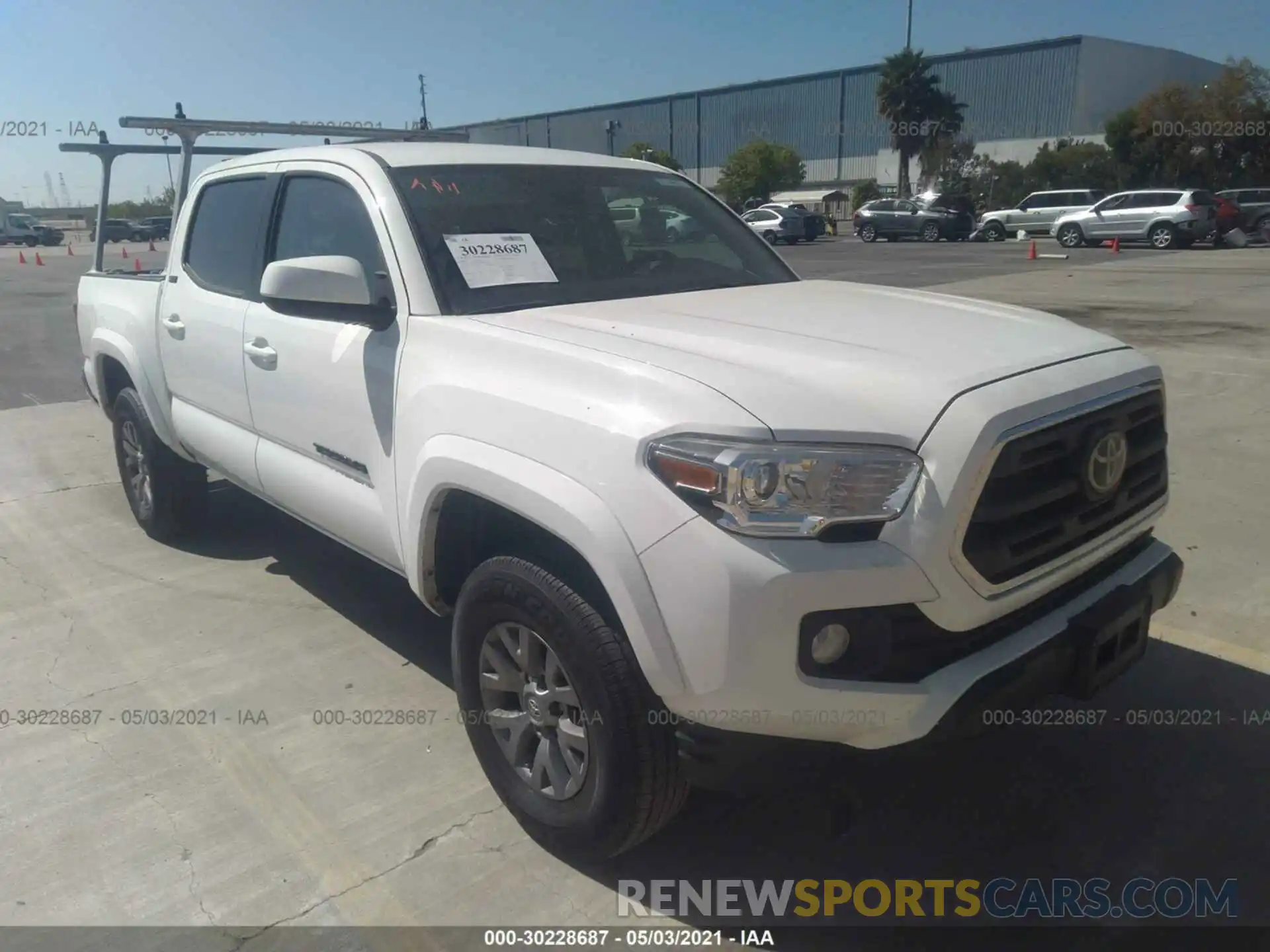 1 Photograph of a damaged car 5TFAZ5CN5KX085670 TOYOTA TACOMA 2WD 2019