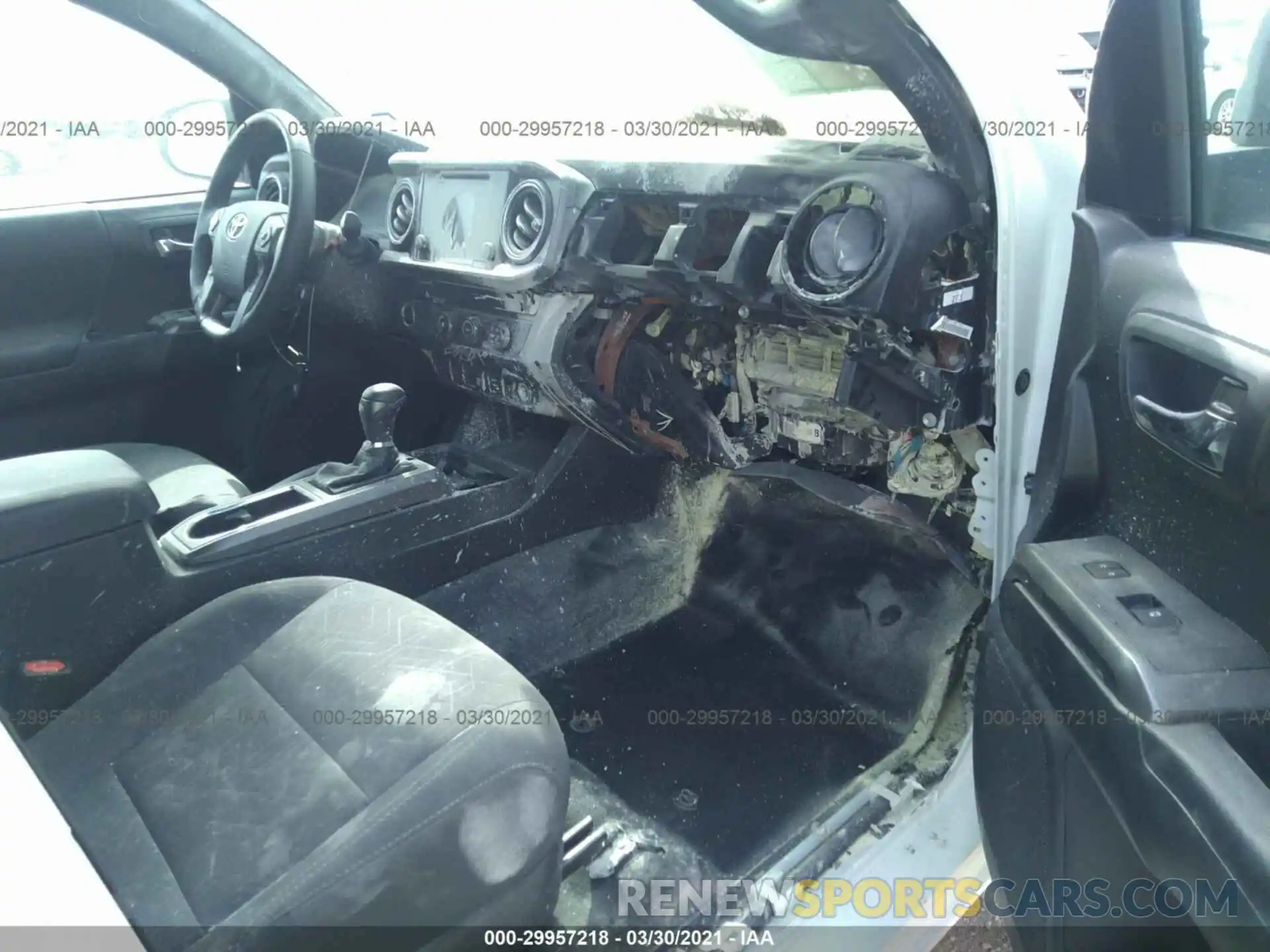 5 Photograph of a damaged car 5TFAZ5CN5KX085734 TOYOTA TACOMA 2WD 2019