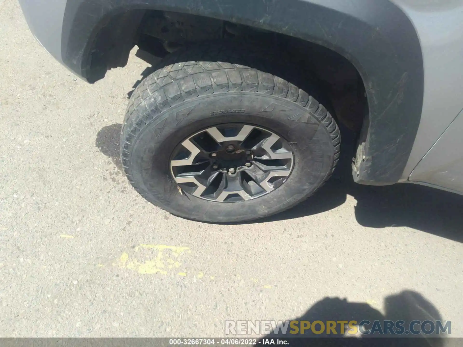 12 Photograph of a damaged car 5TFAZ5CN6KX076525 TOYOTA TACOMA 2WD 2019