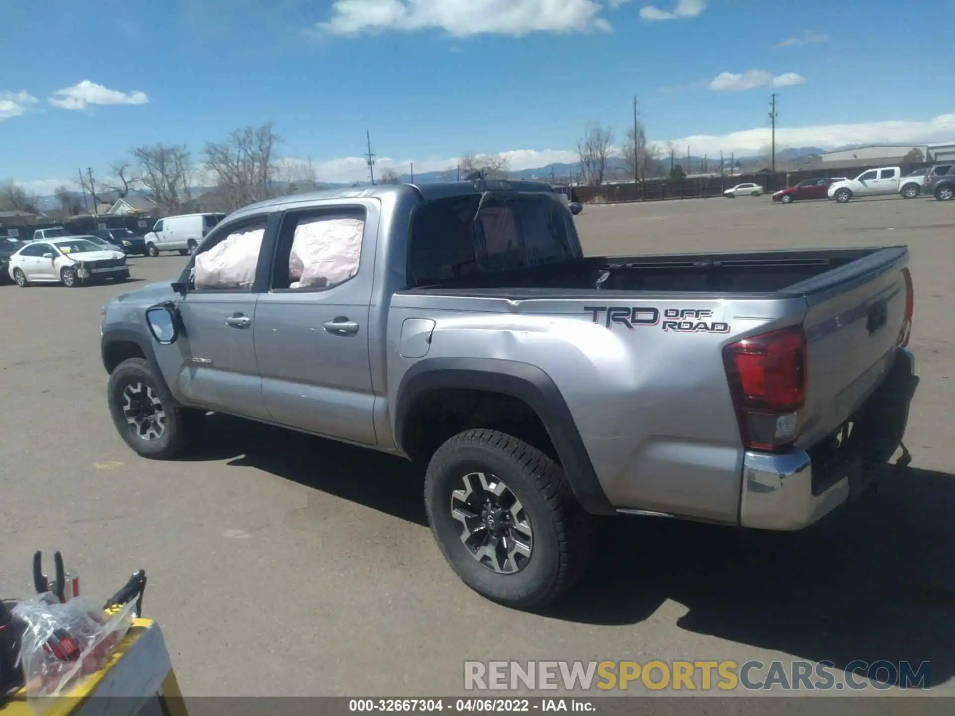 3 Photograph of a damaged car 5TFAZ5CN6KX076525 TOYOTA TACOMA 2WD 2019