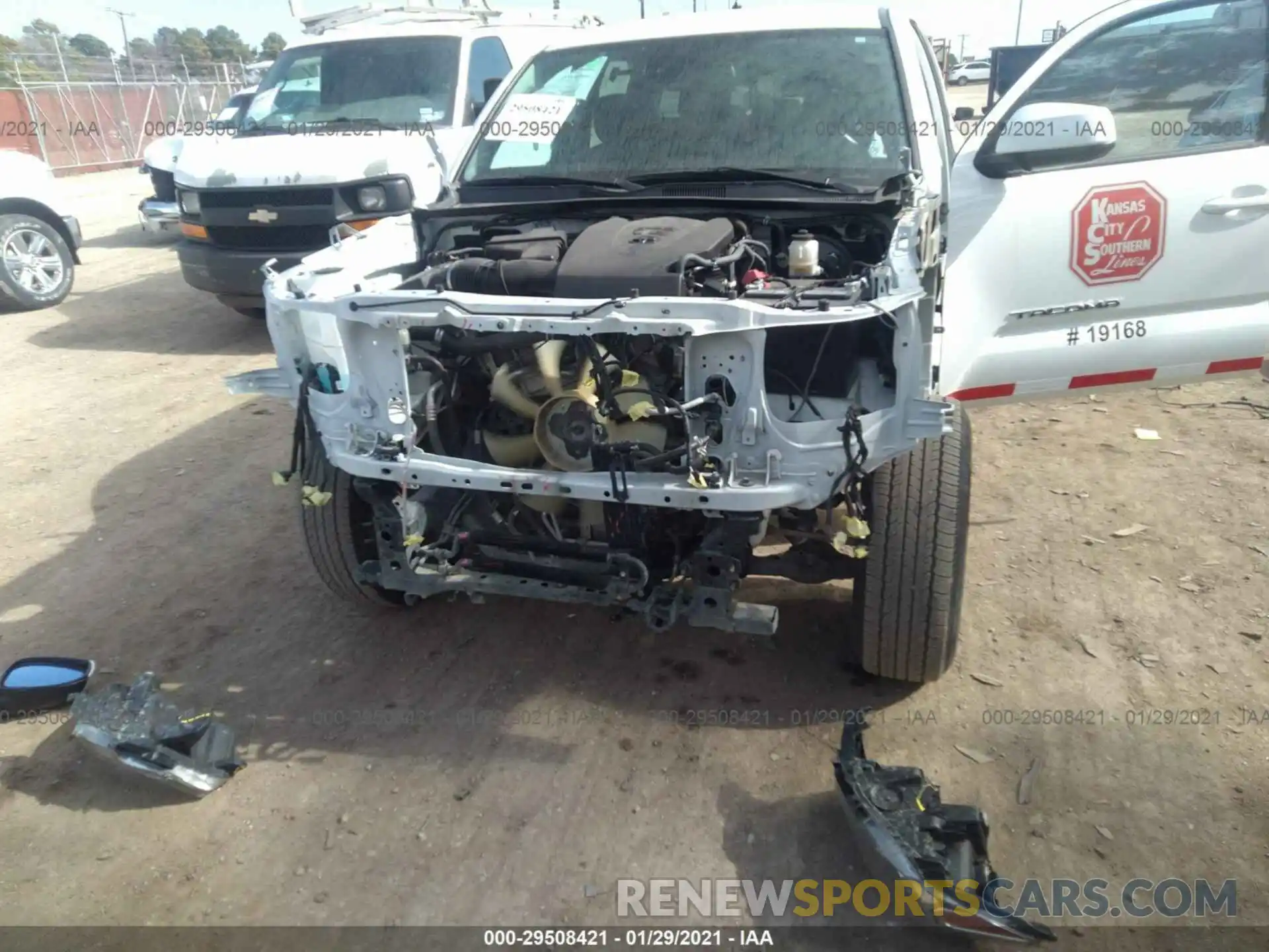 6 Фотография поврежденного автомобиля 5TFAZ5CN6KX082325 TOYOTA TACOMA 2WD 2019