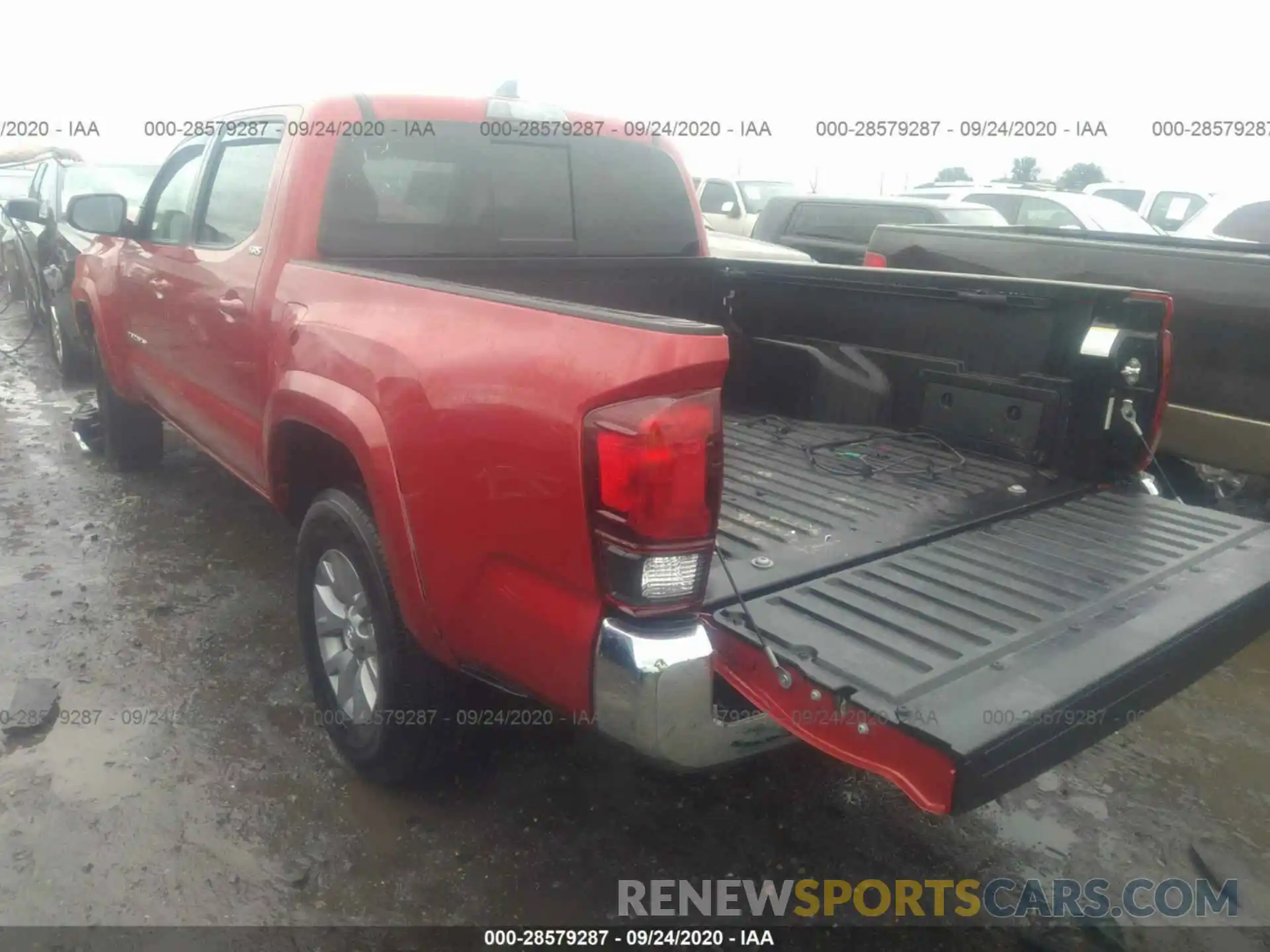 3 Фотография поврежденного автомобиля 5TFAZ5CN6KX082387 TOYOTA TACOMA 2WD 2019