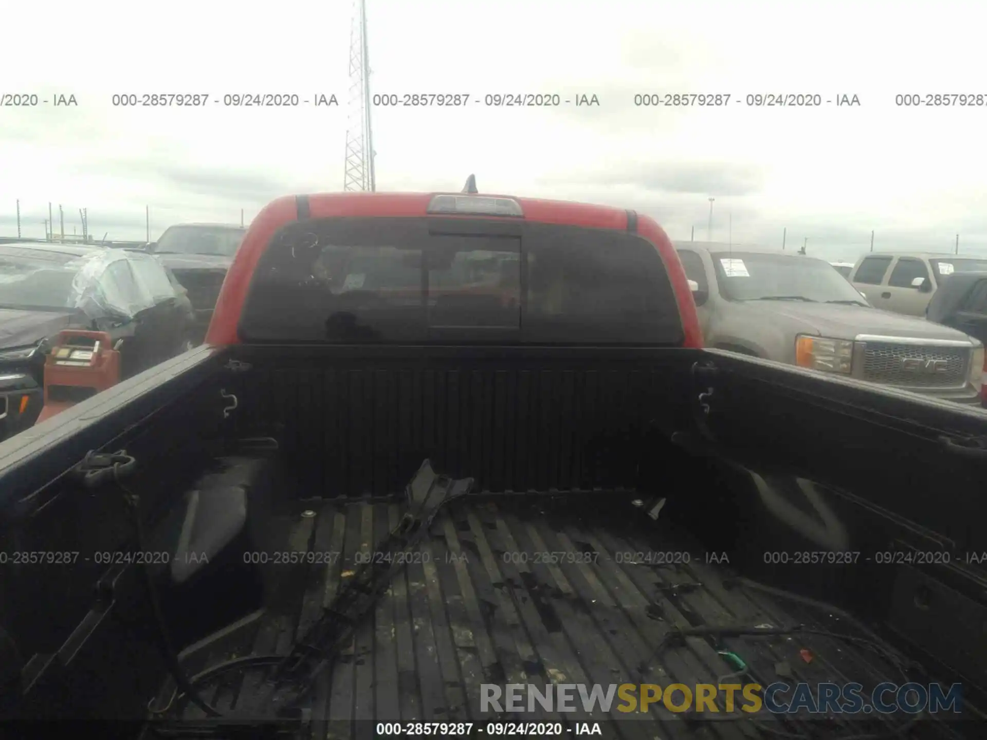 8 Фотография поврежденного автомобиля 5TFAZ5CN6KX082387 TOYOTA TACOMA 2WD 2019