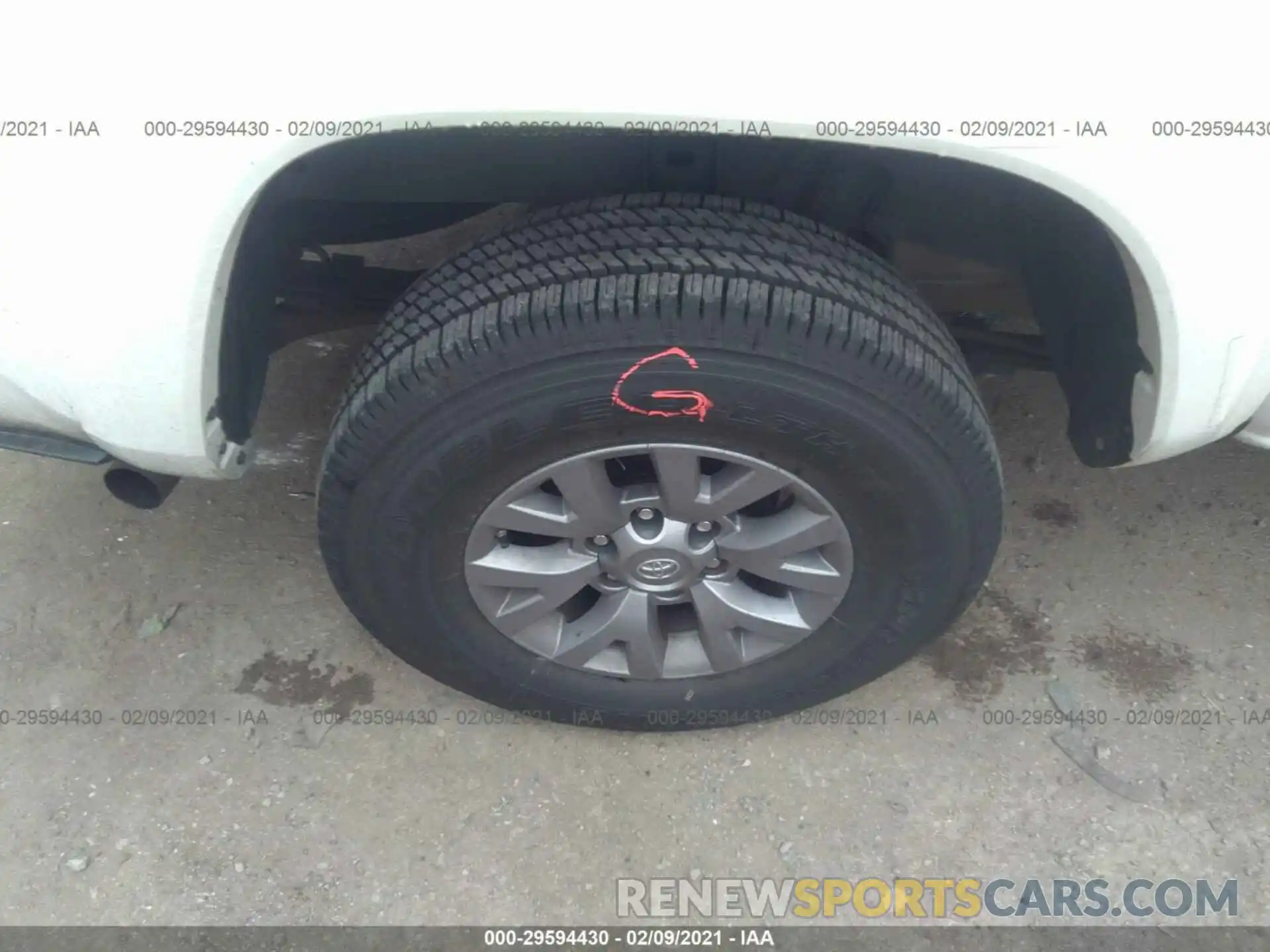 15 Photograph of a damaged car 5TFAZ5CN6KX082602 TOYOTA TACOMA 2WD 2019