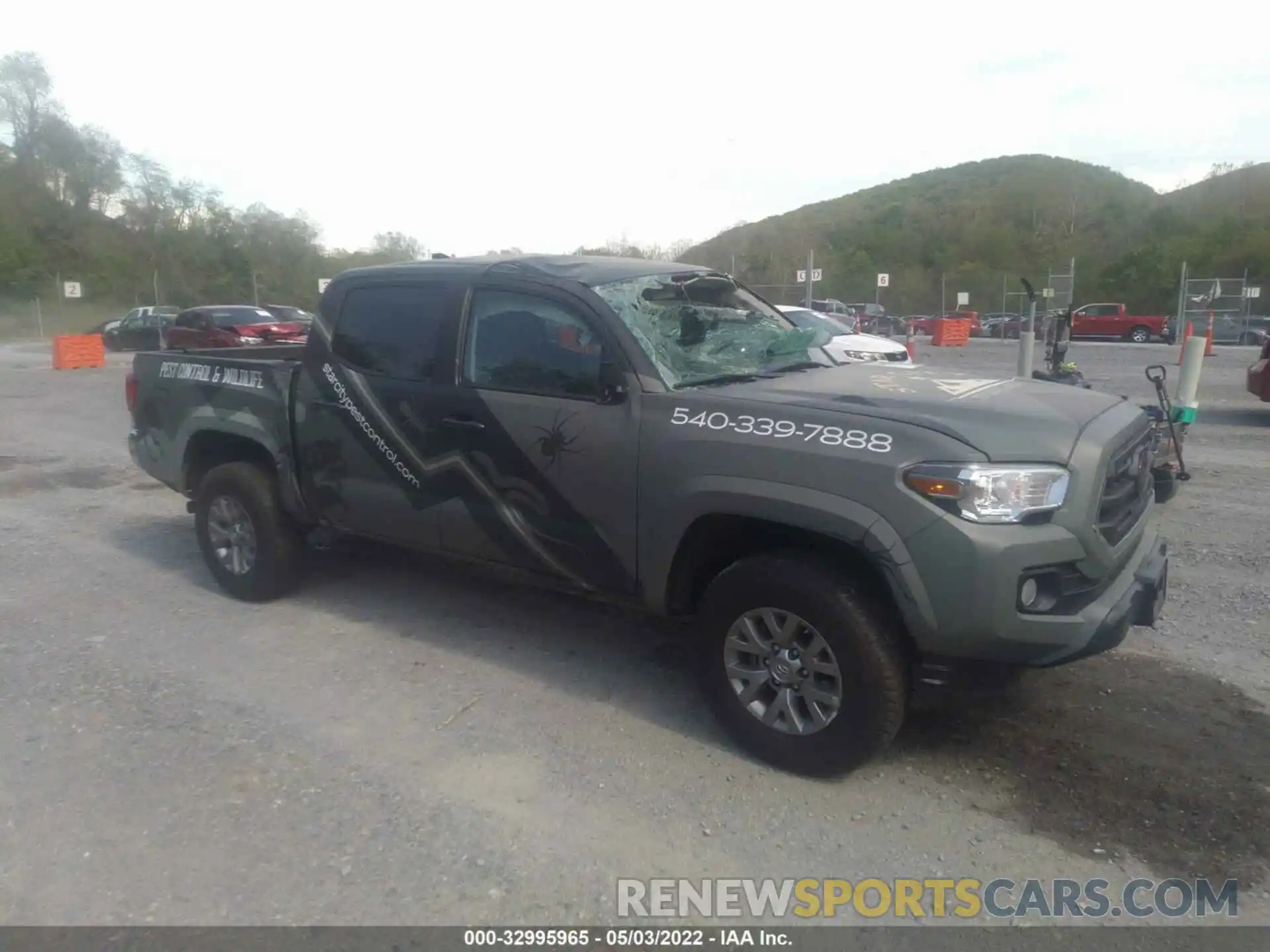 1 Photograph of a damaged car 5TFAZ5CN6KX085855 TOYOTA TACOMA 2WD 2019