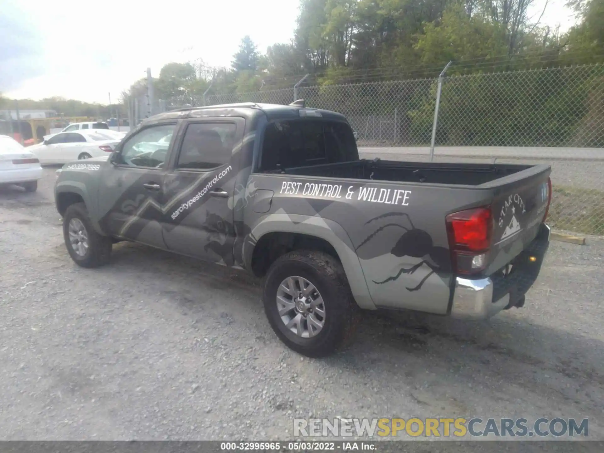 3 Photograph of a damaged car 5TFAZ5CN6KX085855 TOYOTA TACOMA 2WD 2019