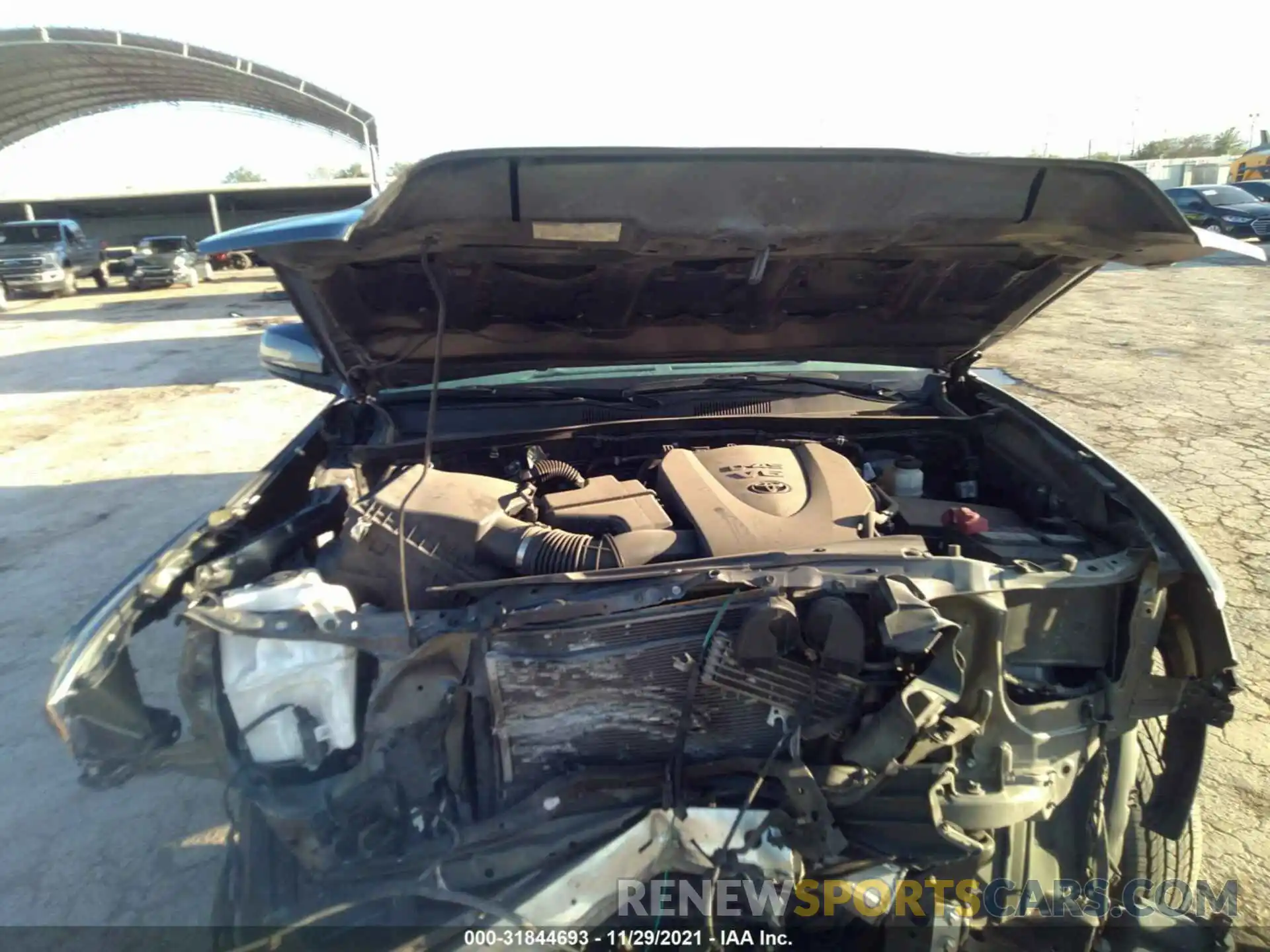 10 Photograph of a damaged car 5TFAZ5CN6KX086861 TOYOTA TACOMA 2WD 2019