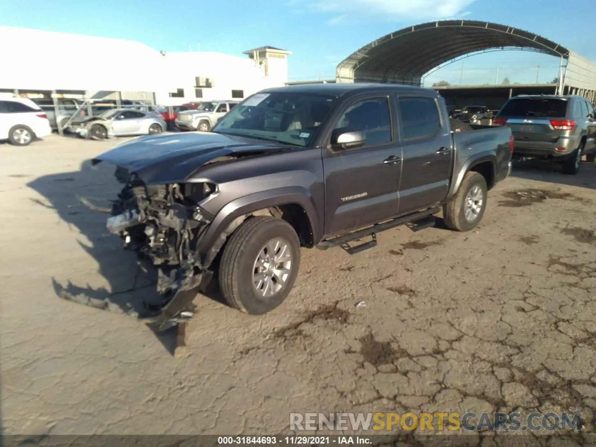 2 Фотография поврежденного автомобиля 5TFAZ5CN6KX086861 TOYOTA TACOMA 2WD 2019