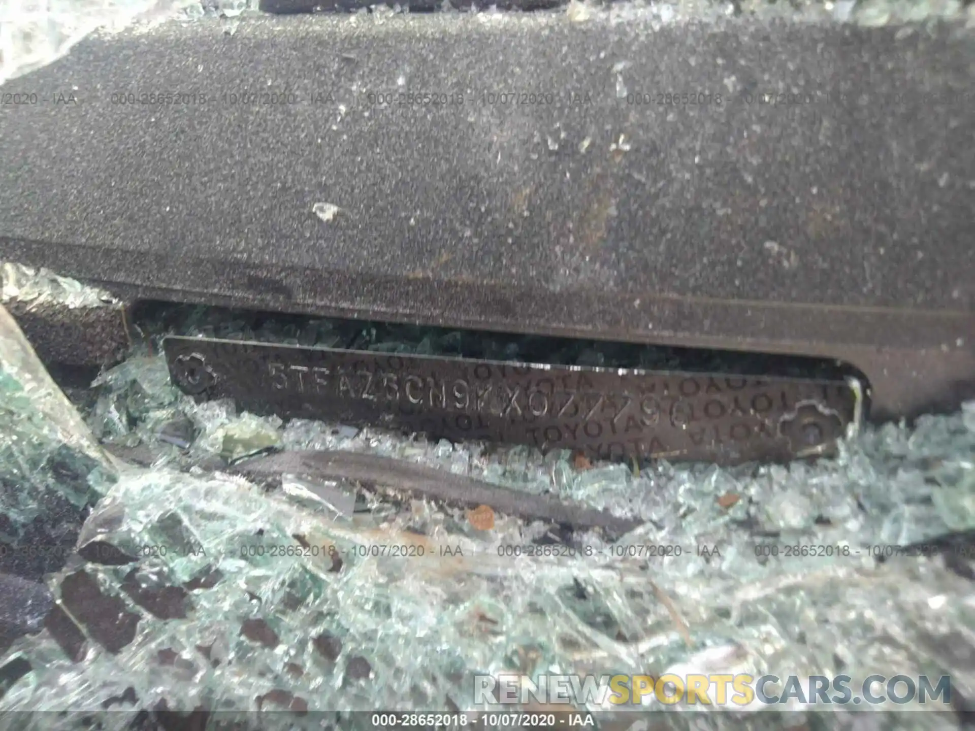 9 Фотография поврежденного автомобиля 5TFAZ5CN9KX077796 TOYOTA TACOMA 2WD 2019