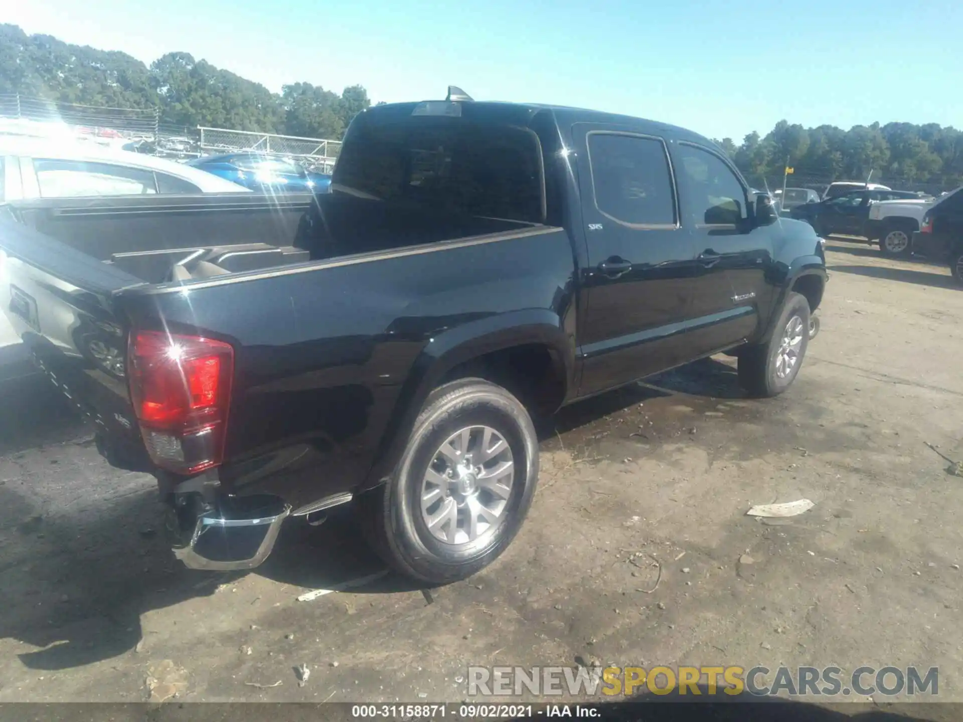 4 Photograph of a damaged car 5TFAZ5CNXKX075085 TOYOTA TACOMA 2WD 2019