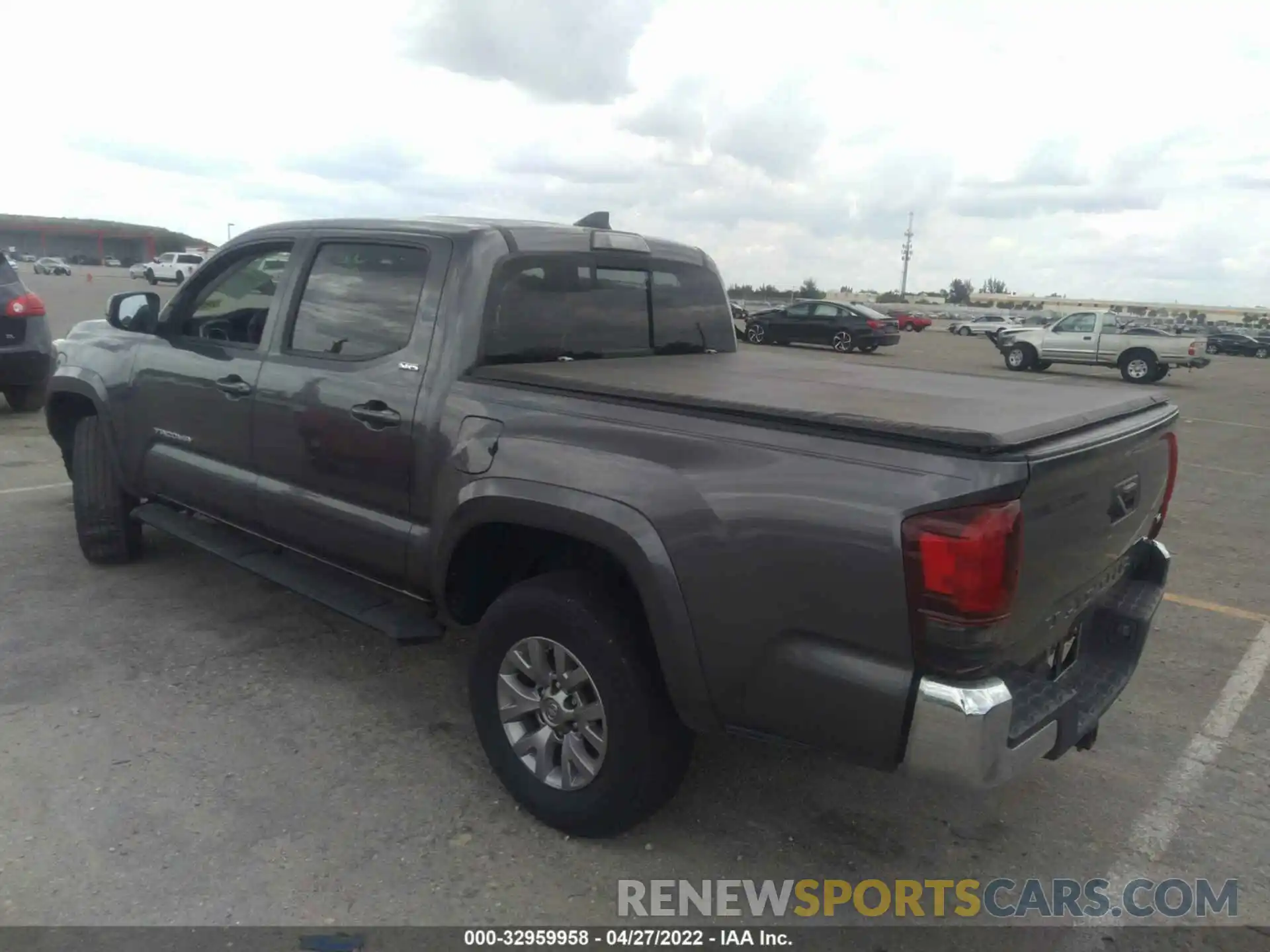 3 Photograph of a damaged car 5TFAZ5CNXKX076379 TOYOTA TACOMA 2WD 2019