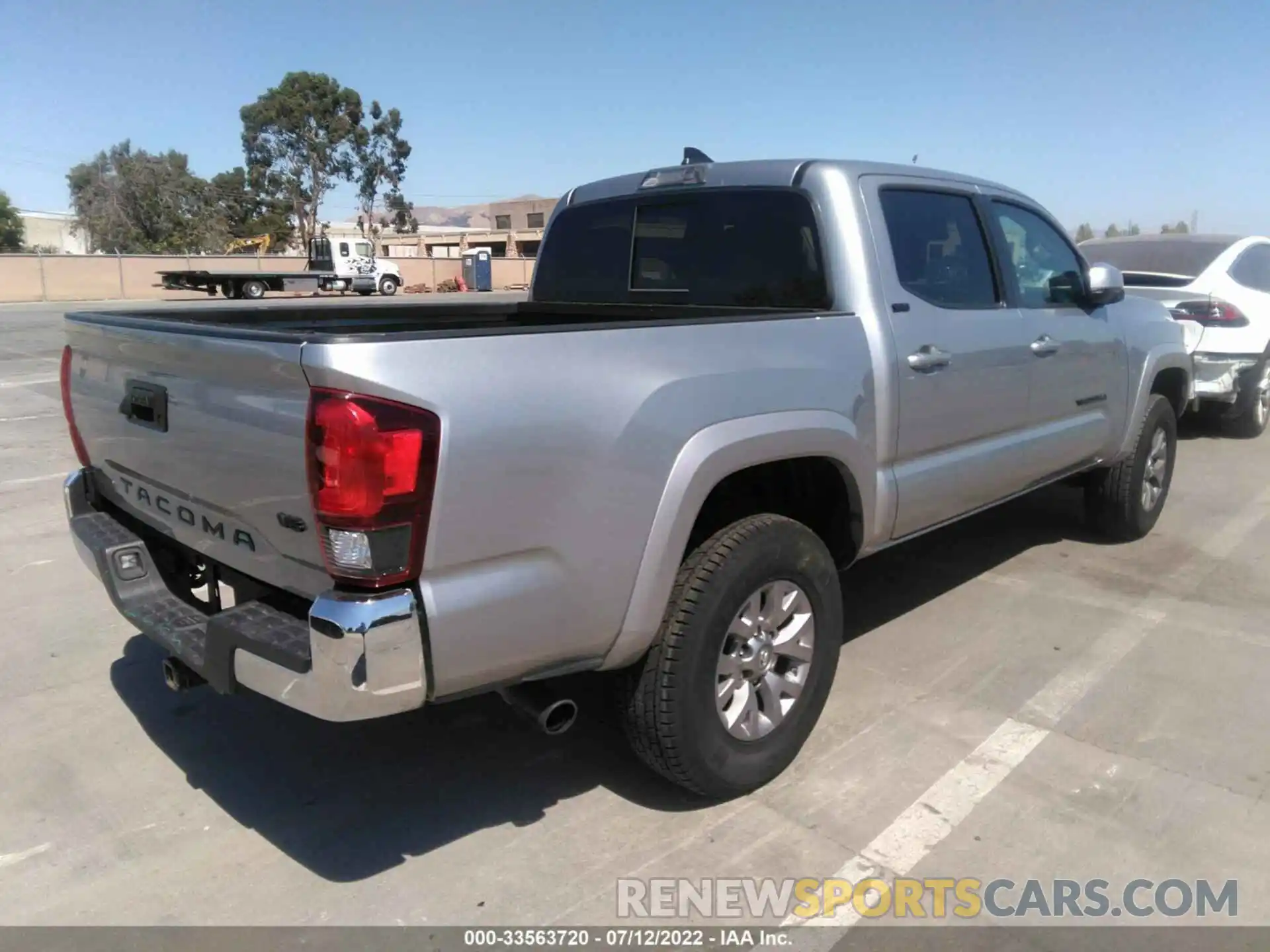 4 Photograph of a damaged car 5TFAZ5CNXKX084238 TOYOTA TACOMA 2WD 2019